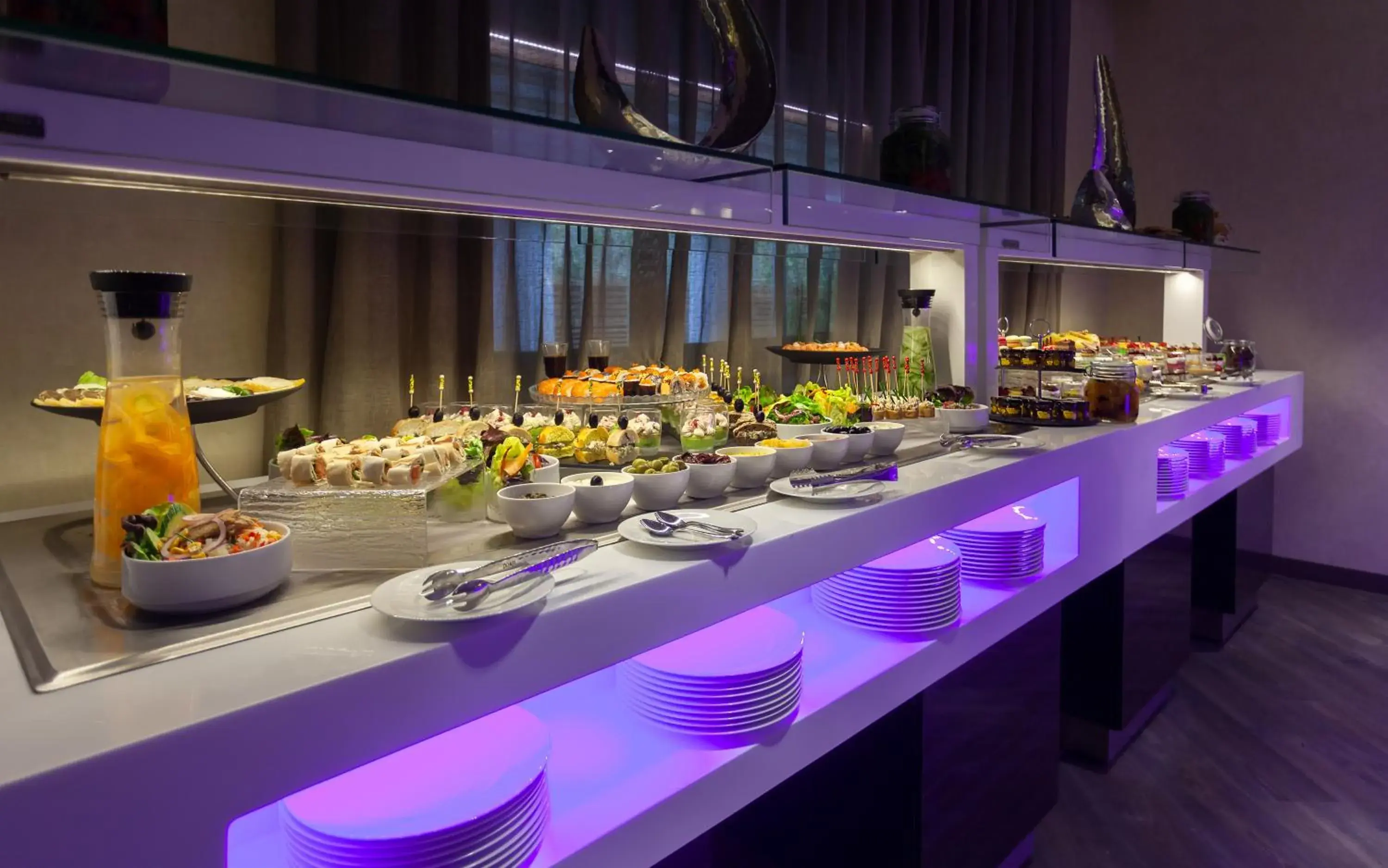 Restaurant/places to eat in ADAM Hotel Suites Restaurant/places to eat in ADAM Hotel Suites