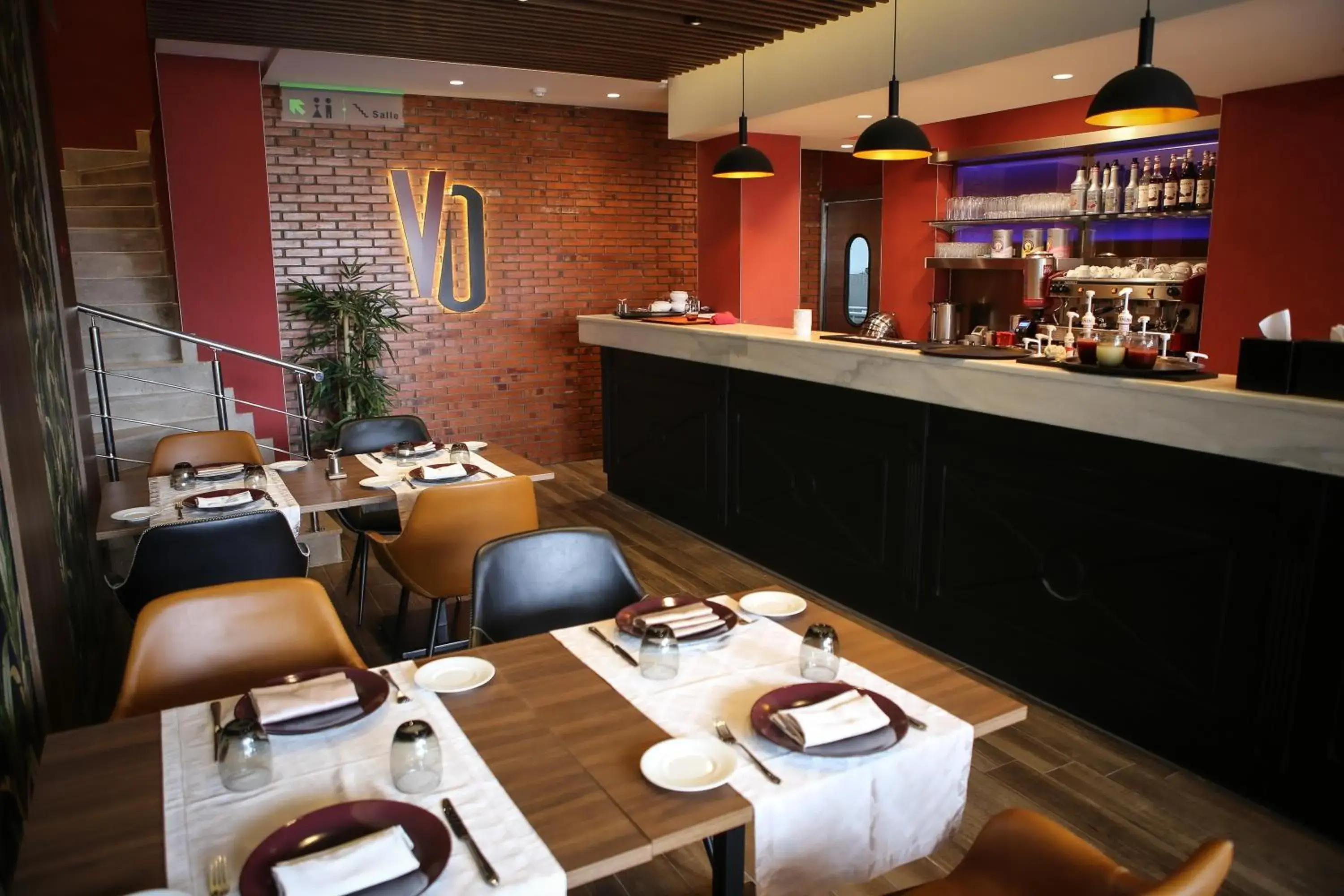 Restaurant/places to eat in ADAM Hotel Suites Restaurant/places to eat in ADAM Hotel Suites