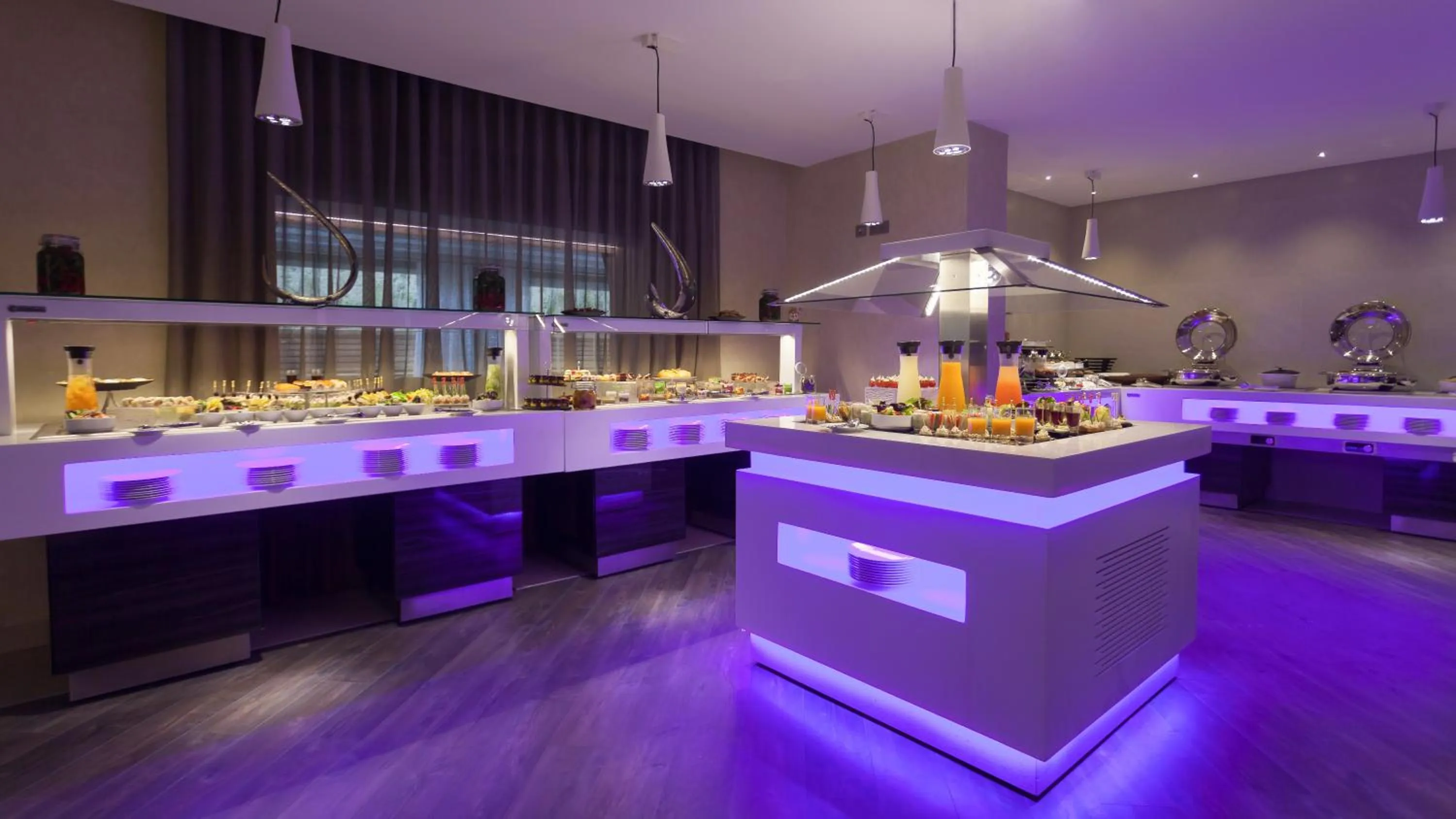 Restaurant/places to eat in ADAM Hotel Suites