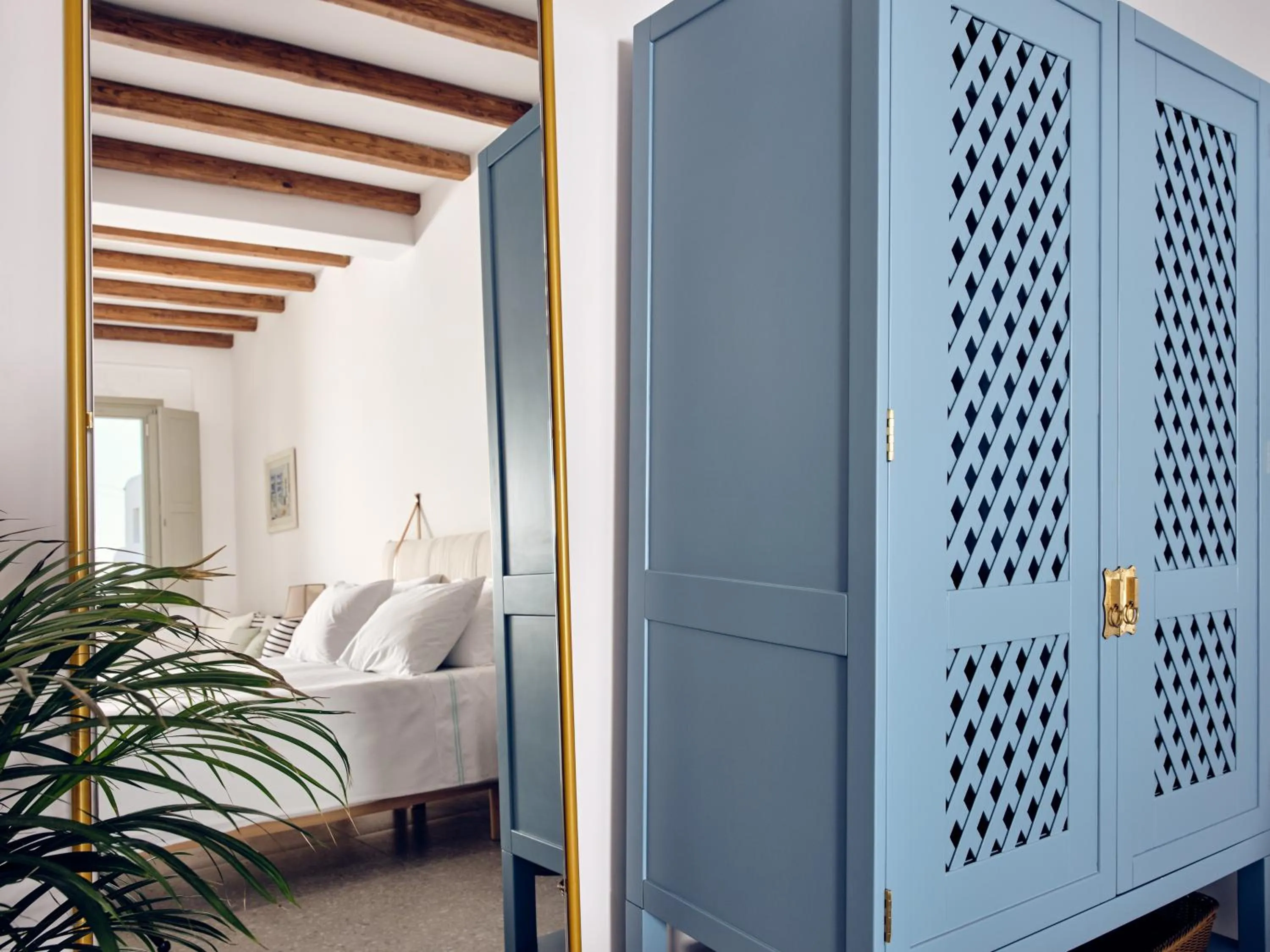 Decorative detail, Bed in Belvedere Mykonos - Hilltop Rooms & Suites - The Leading Hotels of the World