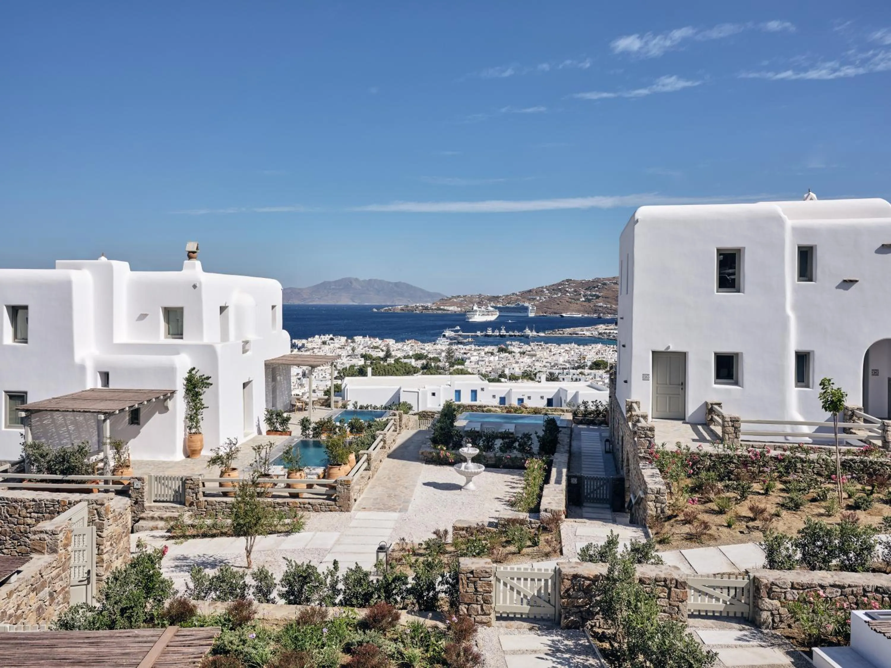 Property building in Belvedere Mykonos - Hilltop Rooms & Suites - The Leading Hotels of the World