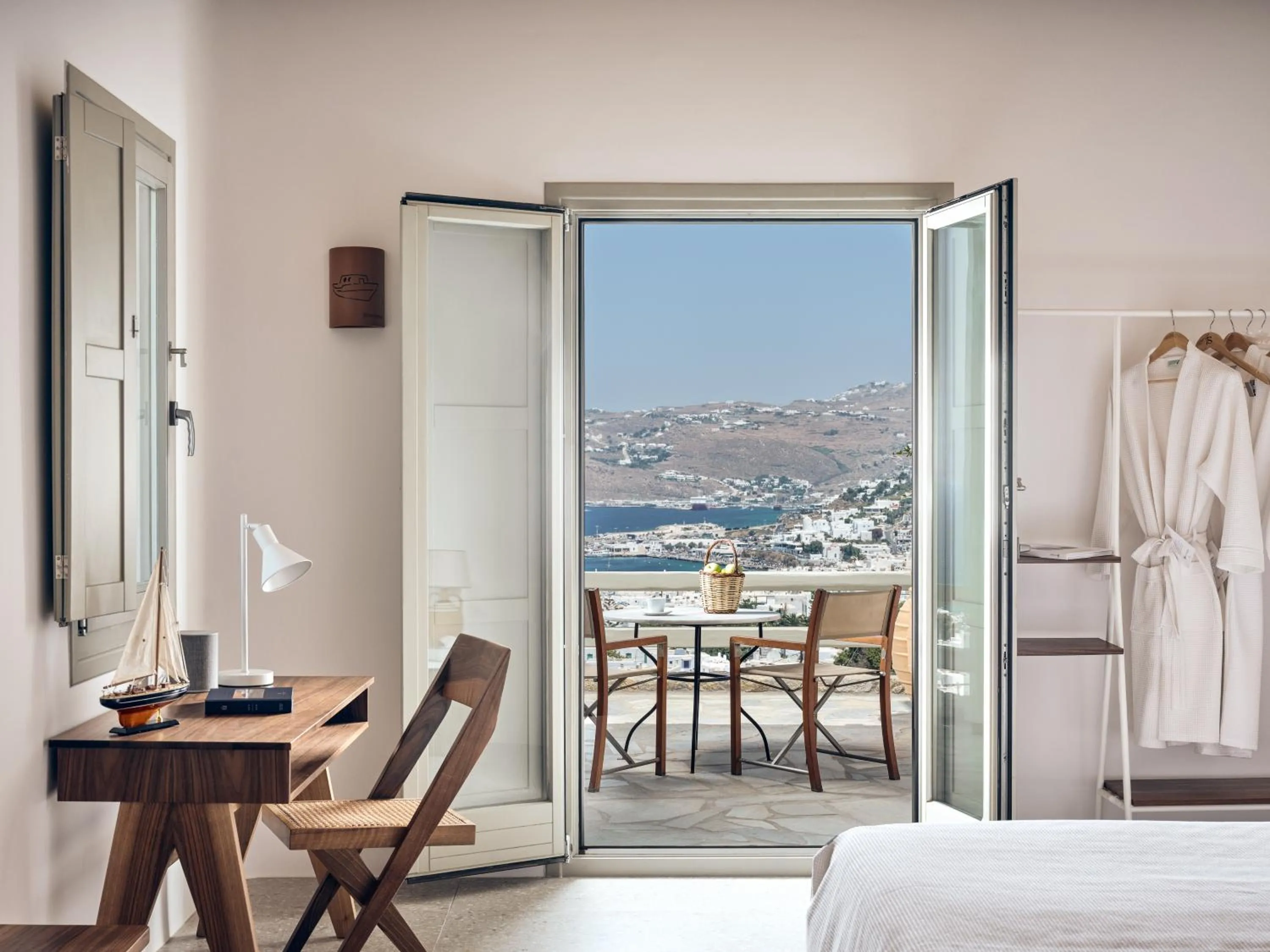 Balcony/Terrace, Bed in Belvedere Mykonos - Hilltop Rooms & Suites - The Leading Hotels of the World
