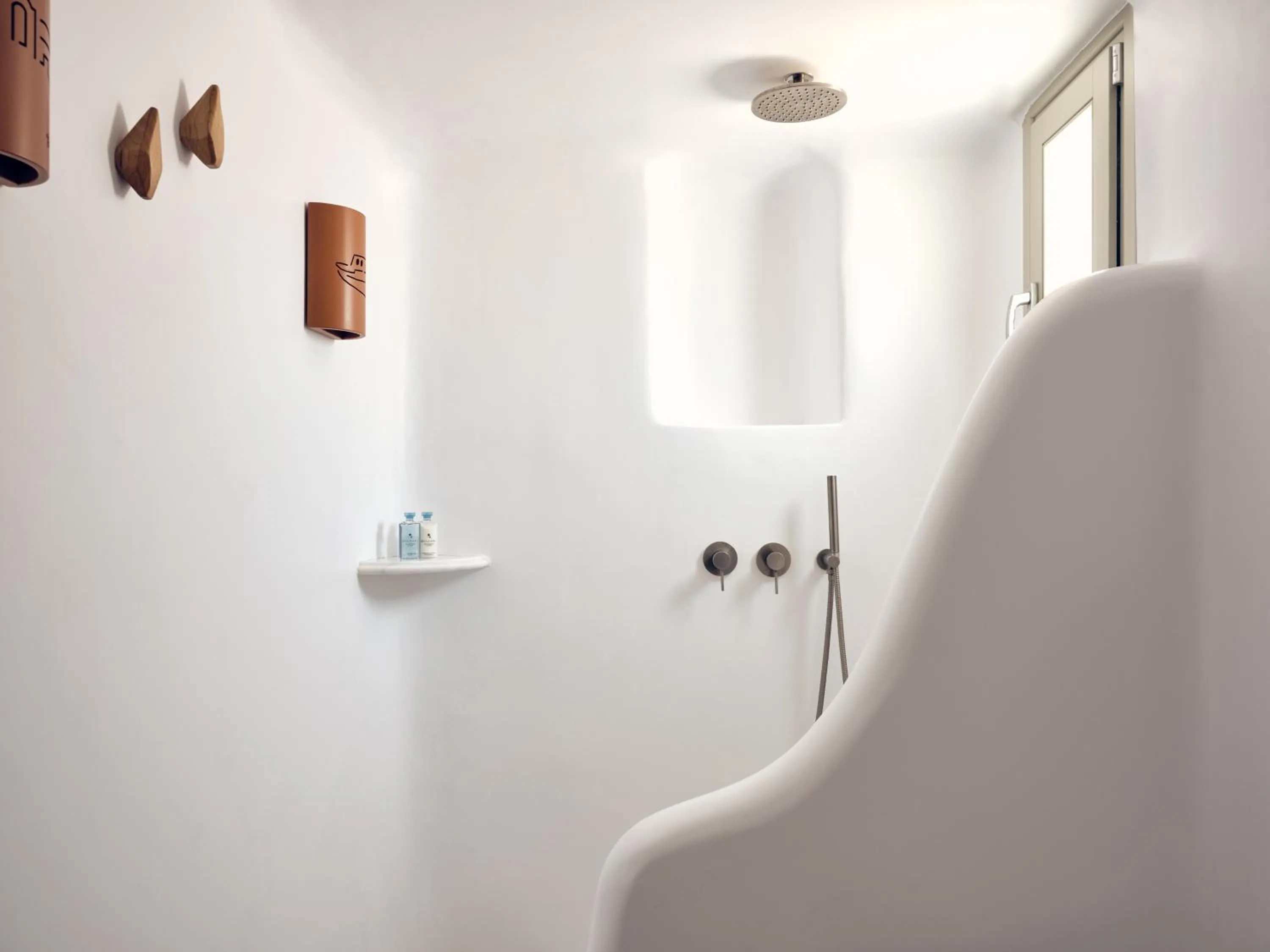 Bathroom in Belvedere Mykonos - Hilltop Rooms & Suites - The Leading Hotels of the World