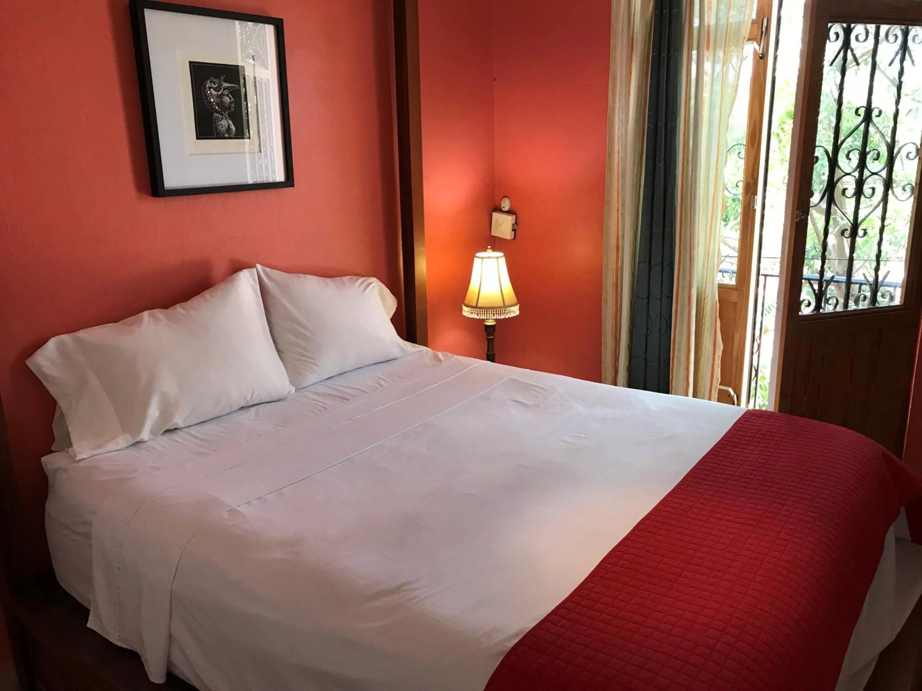 King Suite with Balcony in Azul Cielo Hostel