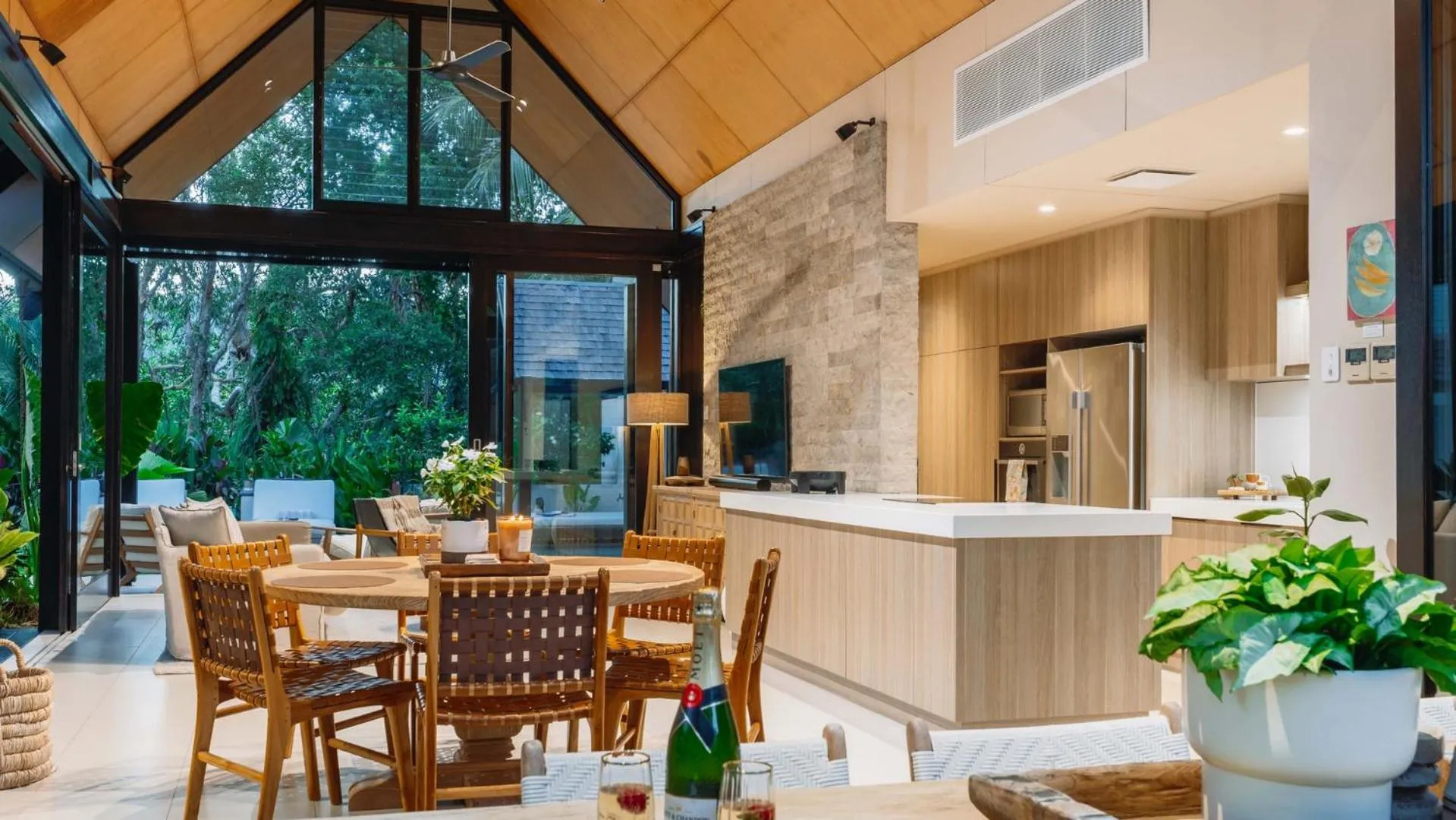 Kitchen or kitchenette in Niramaya Villas and Spa