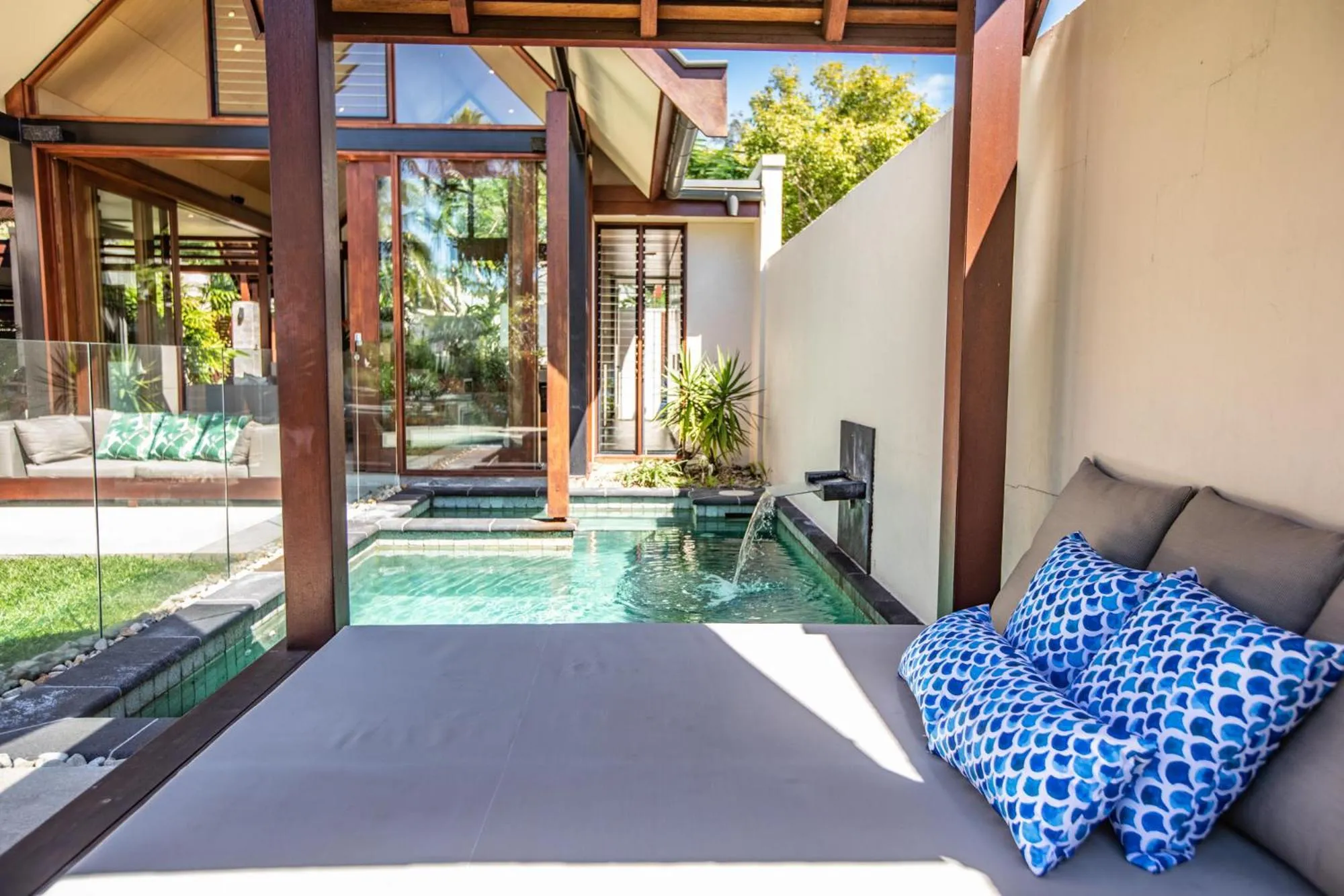 Swimming pool in Niramaya Villas and Spa