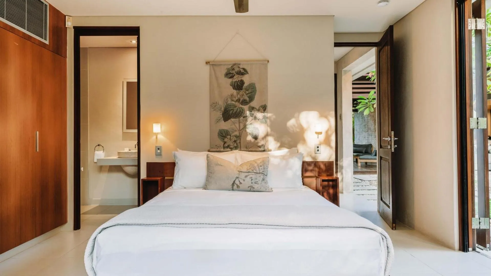 Bedroom, Bed in Niramaya Villas and Spa