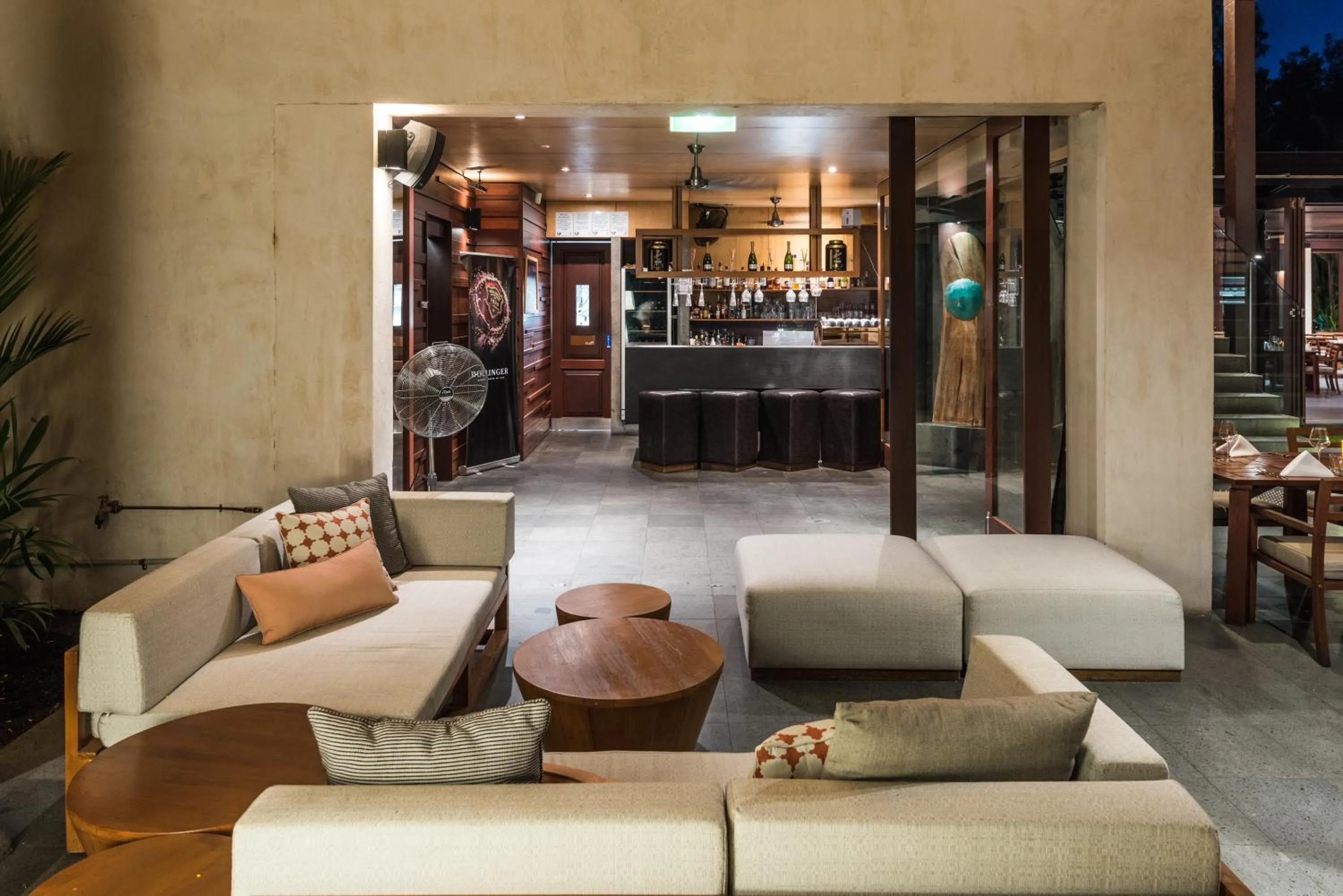 Lounge or bar in Niramaya Villas and Spa