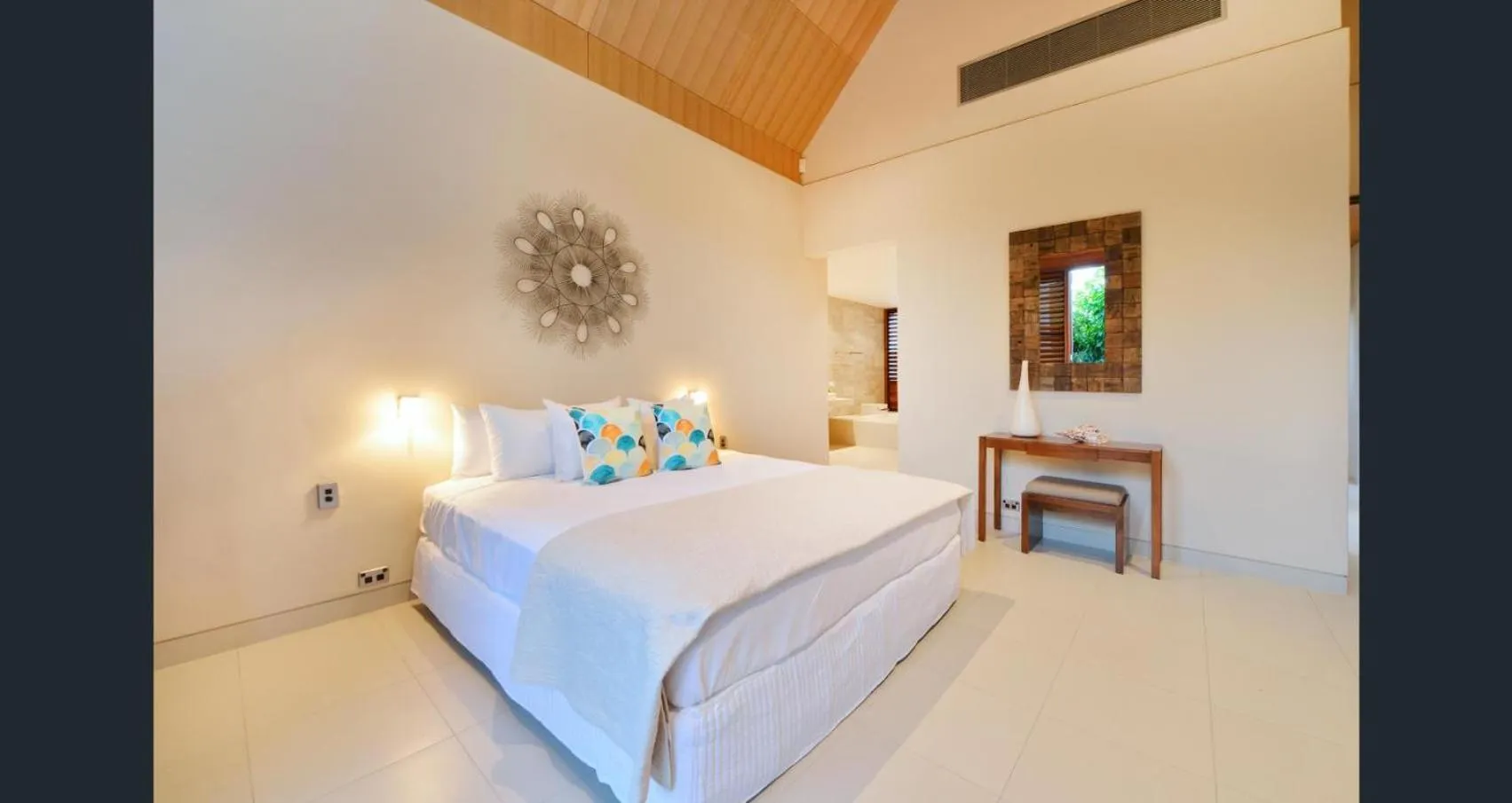 Bedroom, Bed in Niramaya Villas and Spa