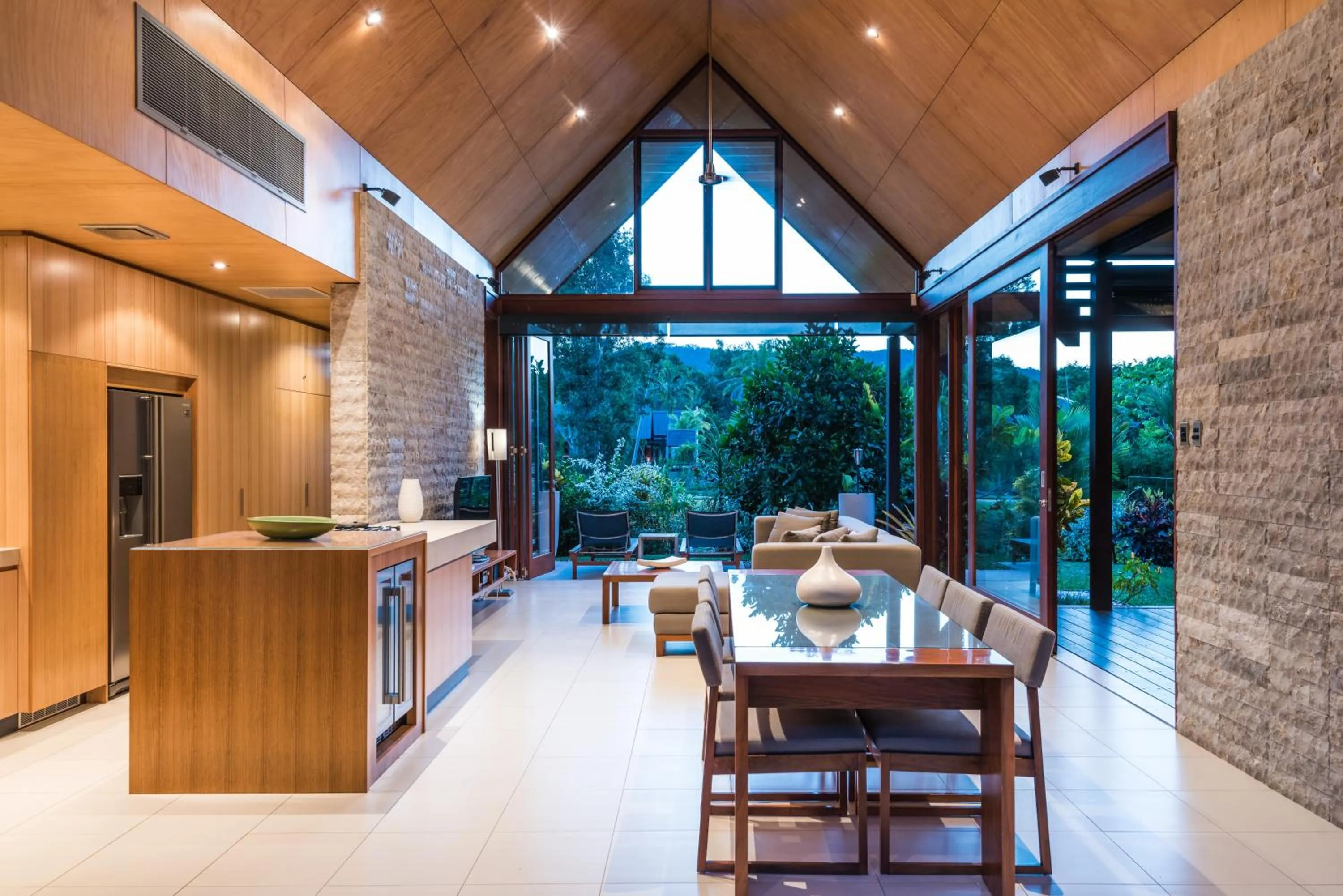 Kitchen or kitchenette in Niramaya Villas and Spa