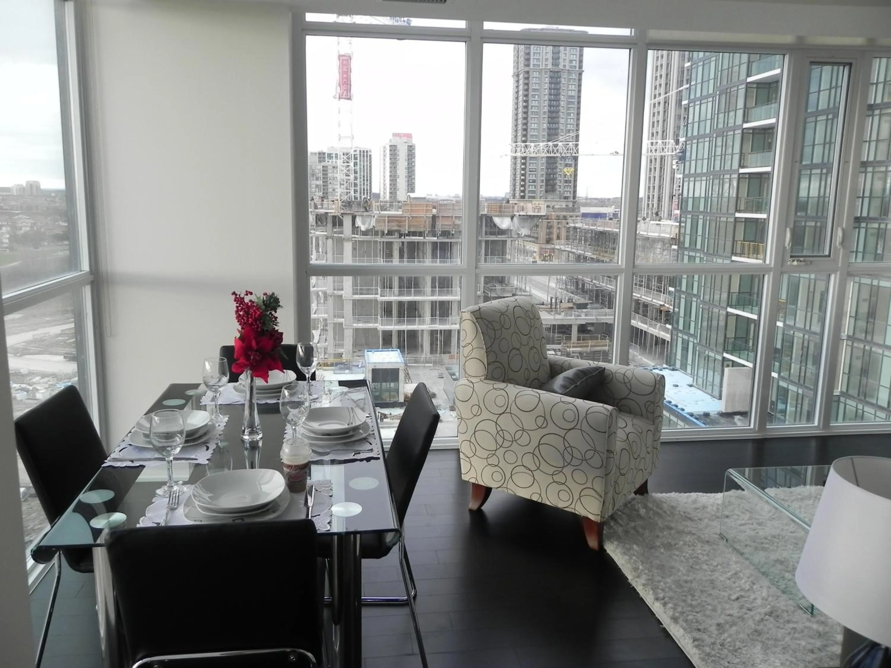 Dining area in Pathway Suites