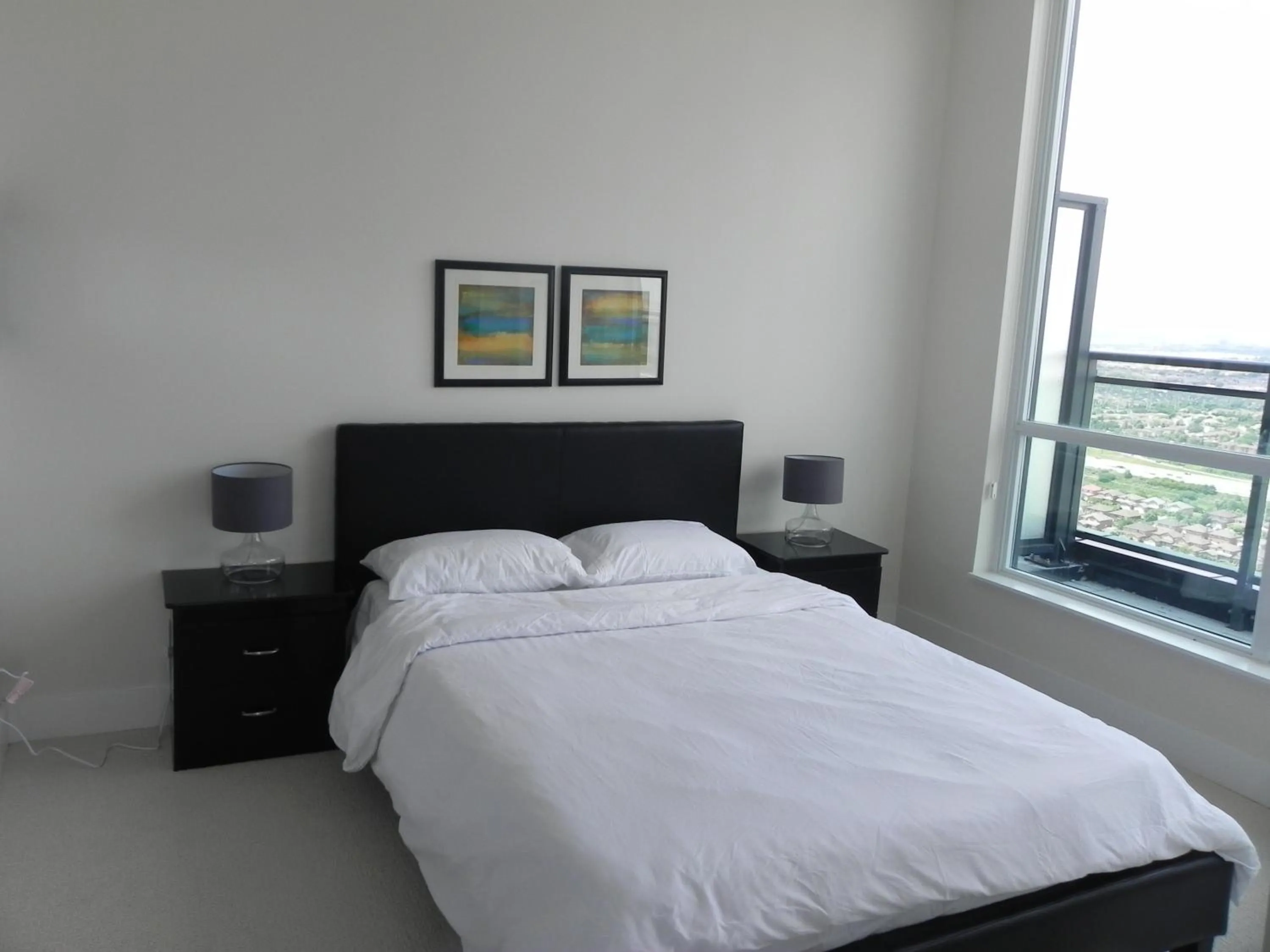 Day, Bed in Pathway Suites