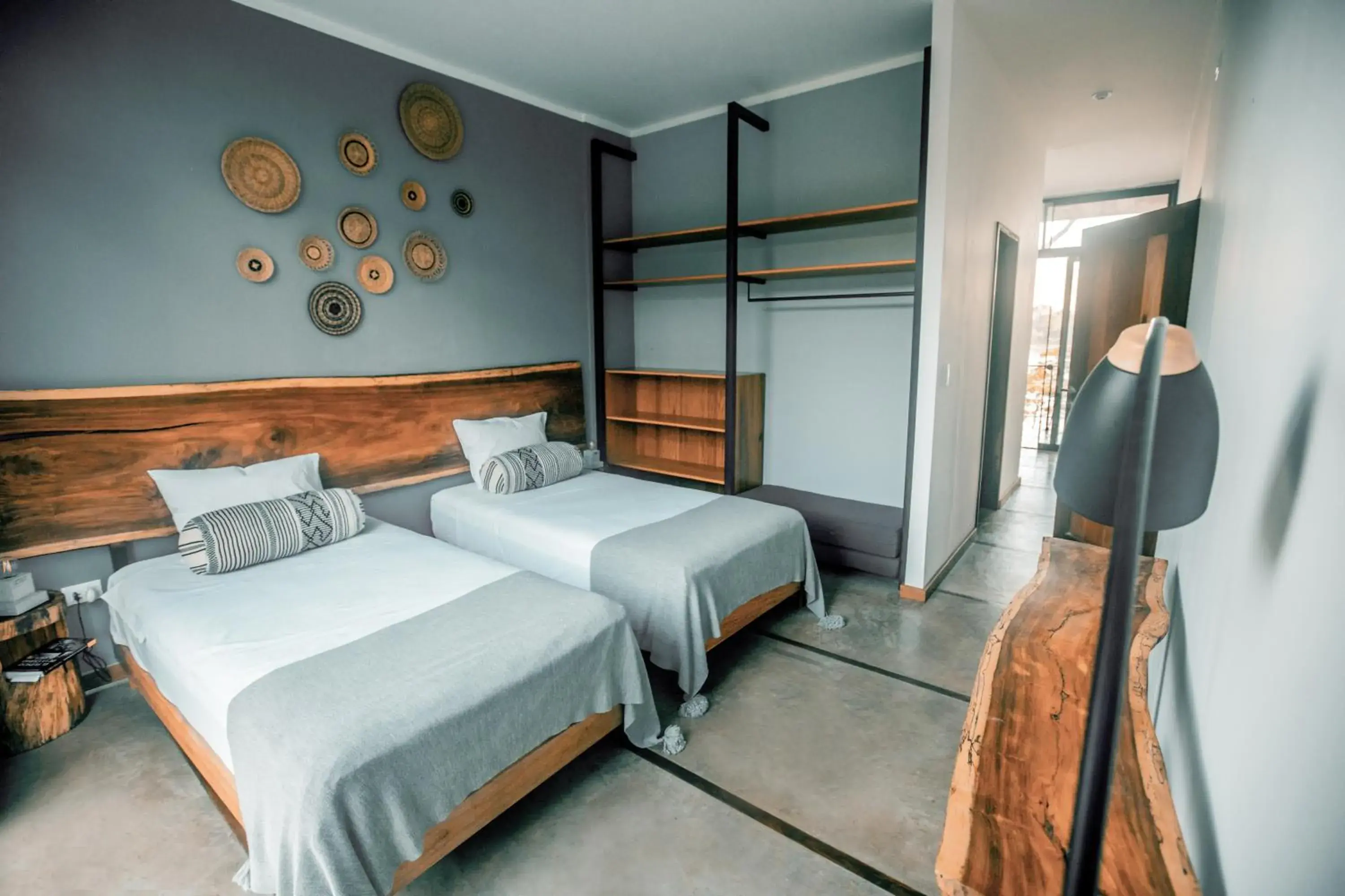 Tropical Twin in Enai Tropical Twin in Enai