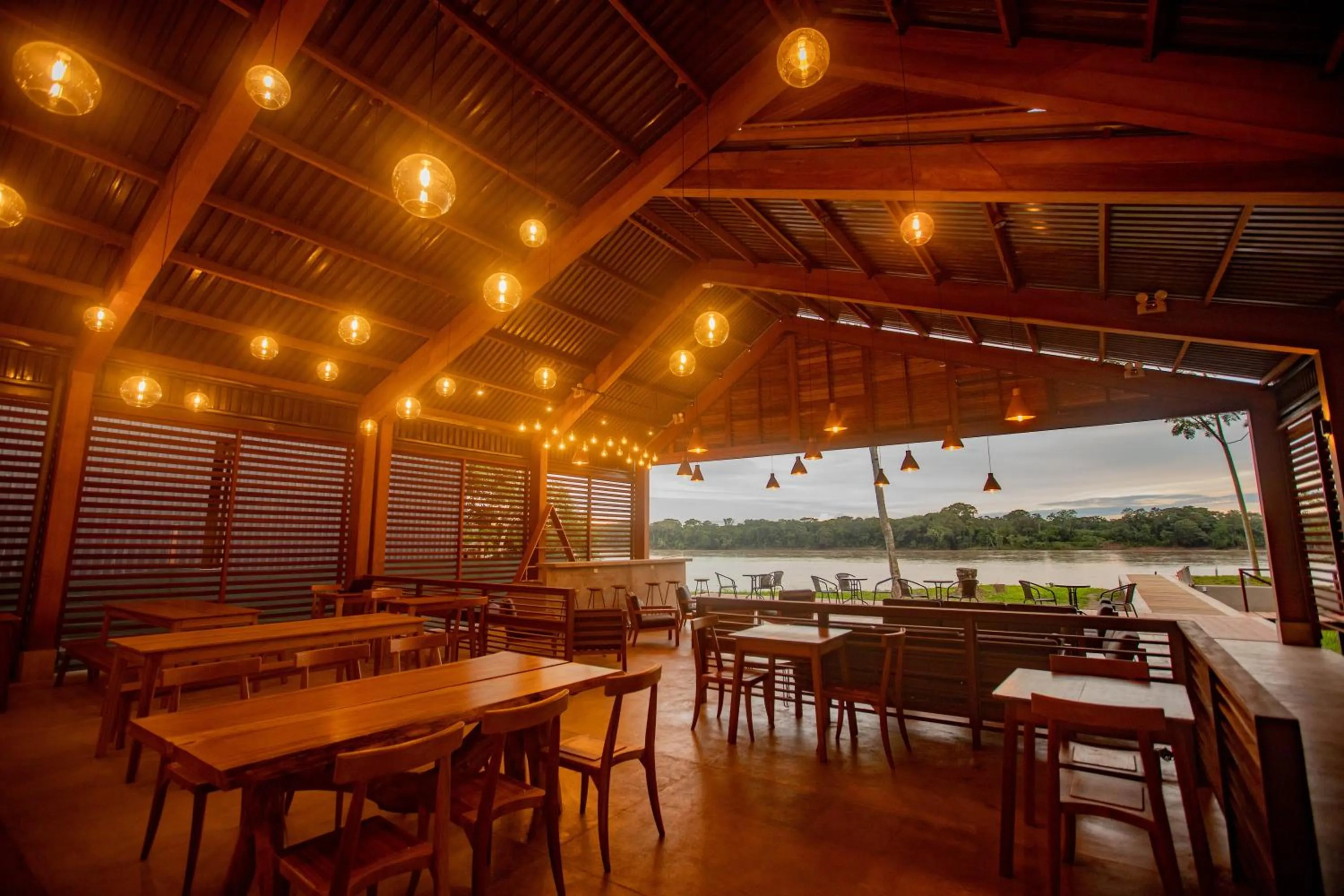 Restaurant/places to eat in Enai