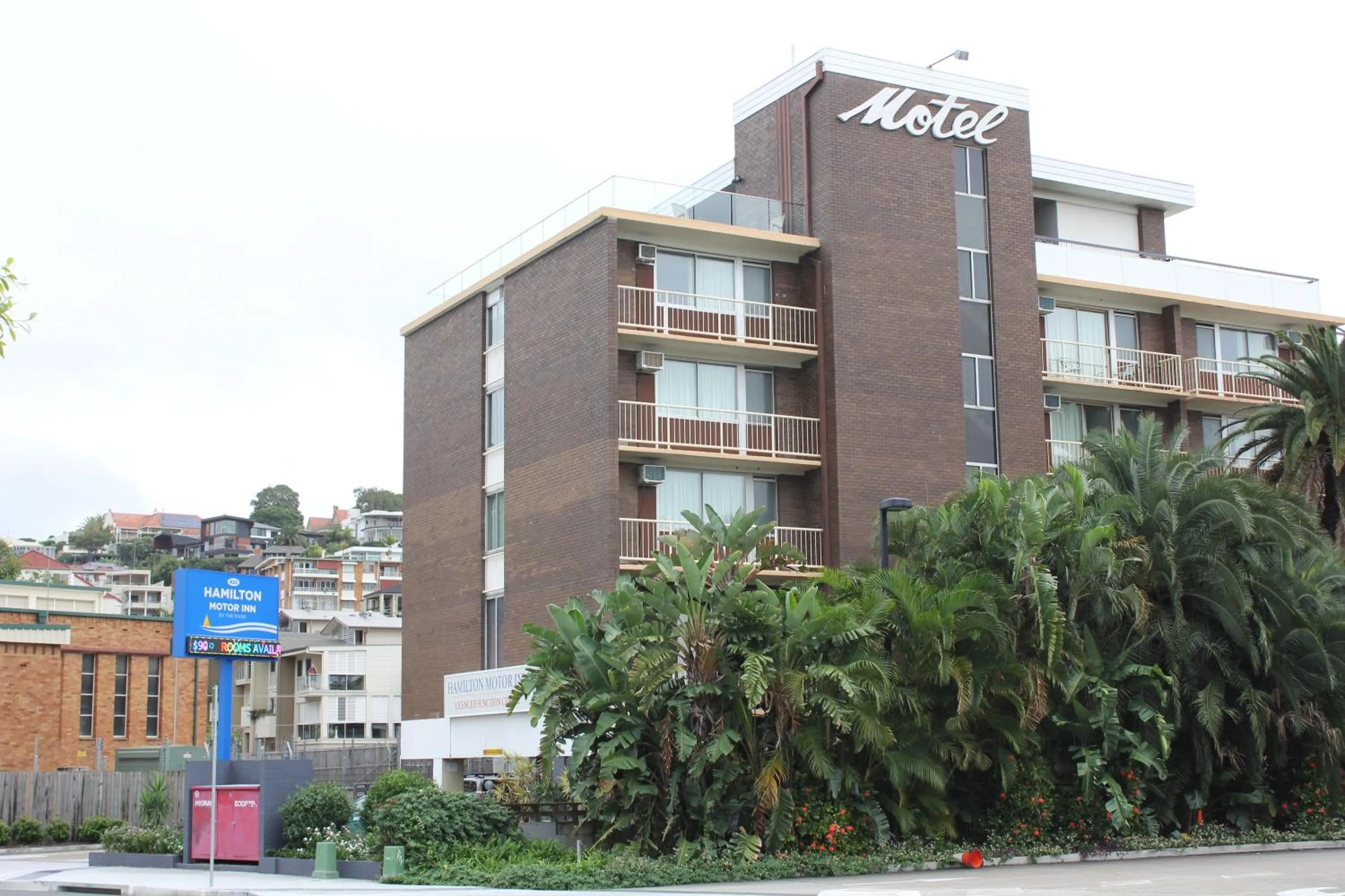 Property building in Hamilton Motor Inn