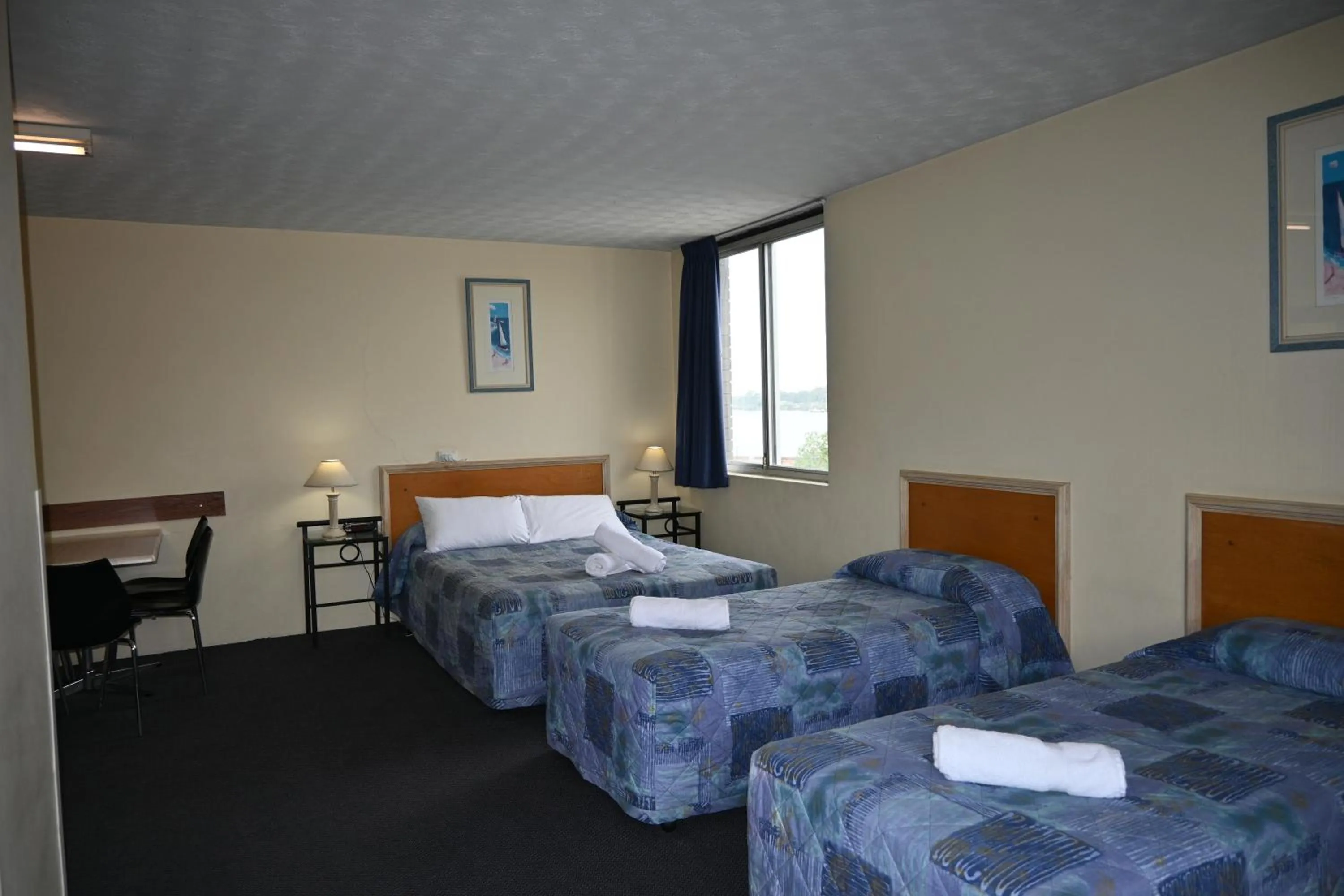 Bedroom in Hamilton Motor Inn