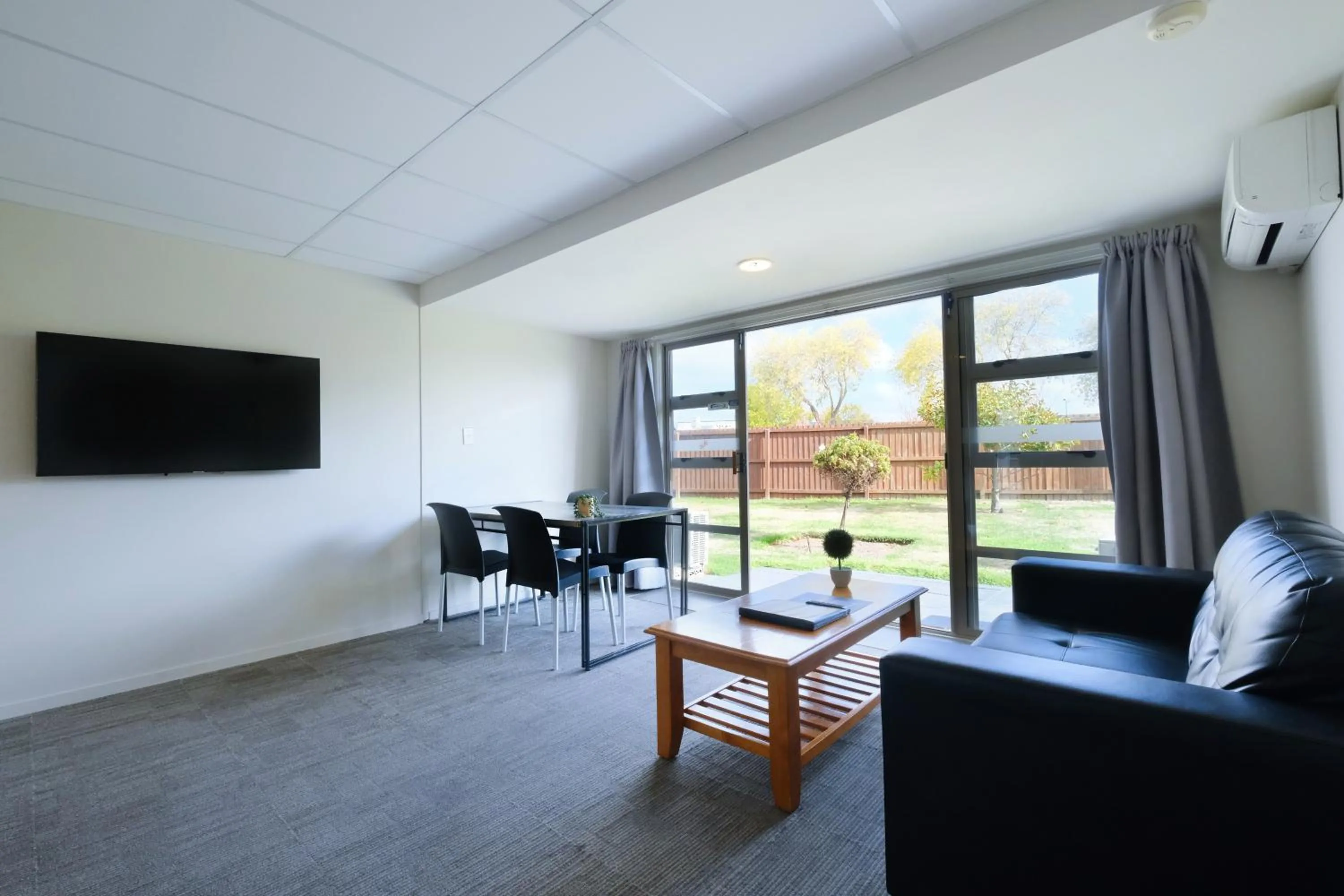 Living room in The Garden Hotel