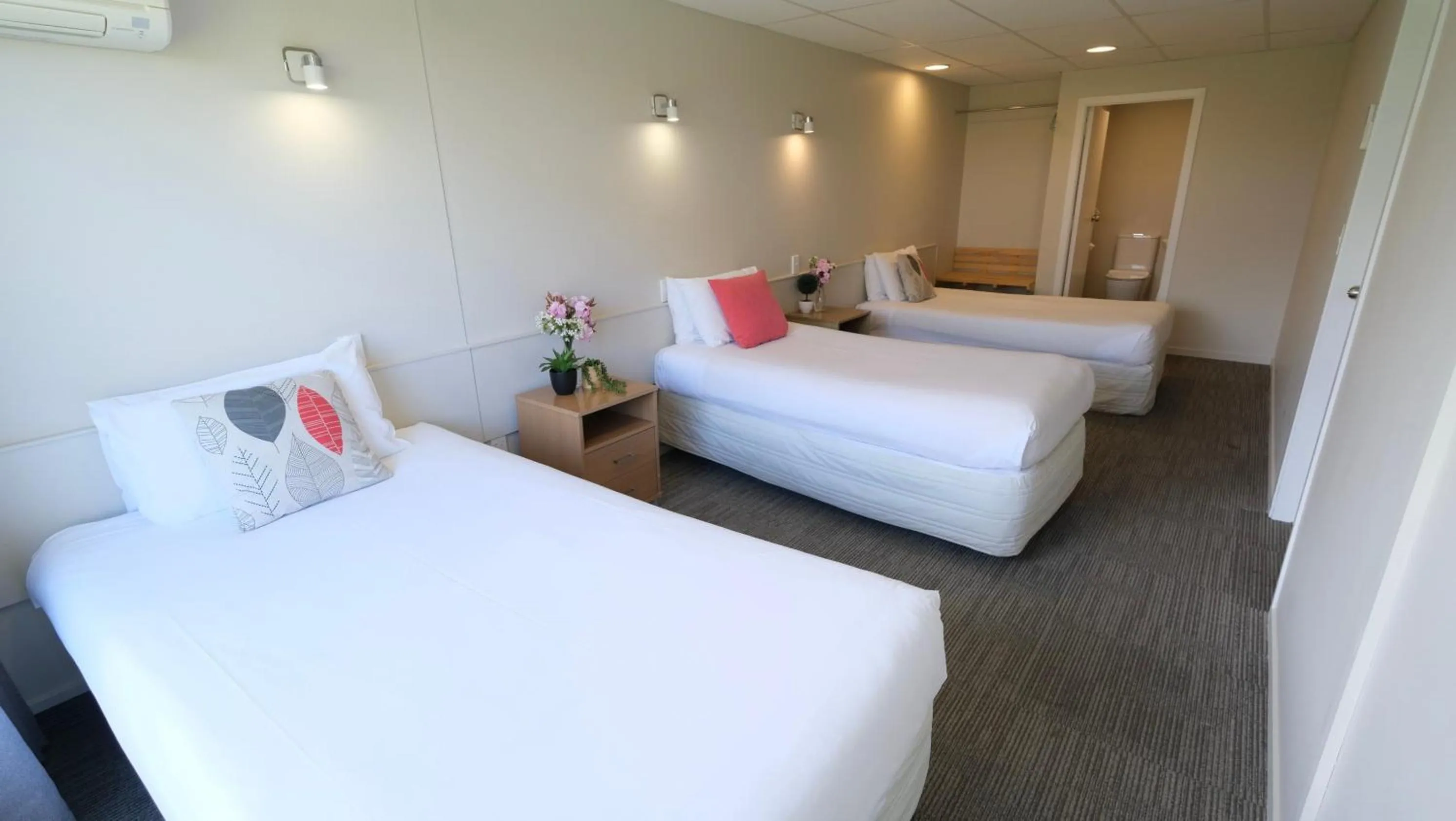 Bedroom, Bed in The Garden Hotel