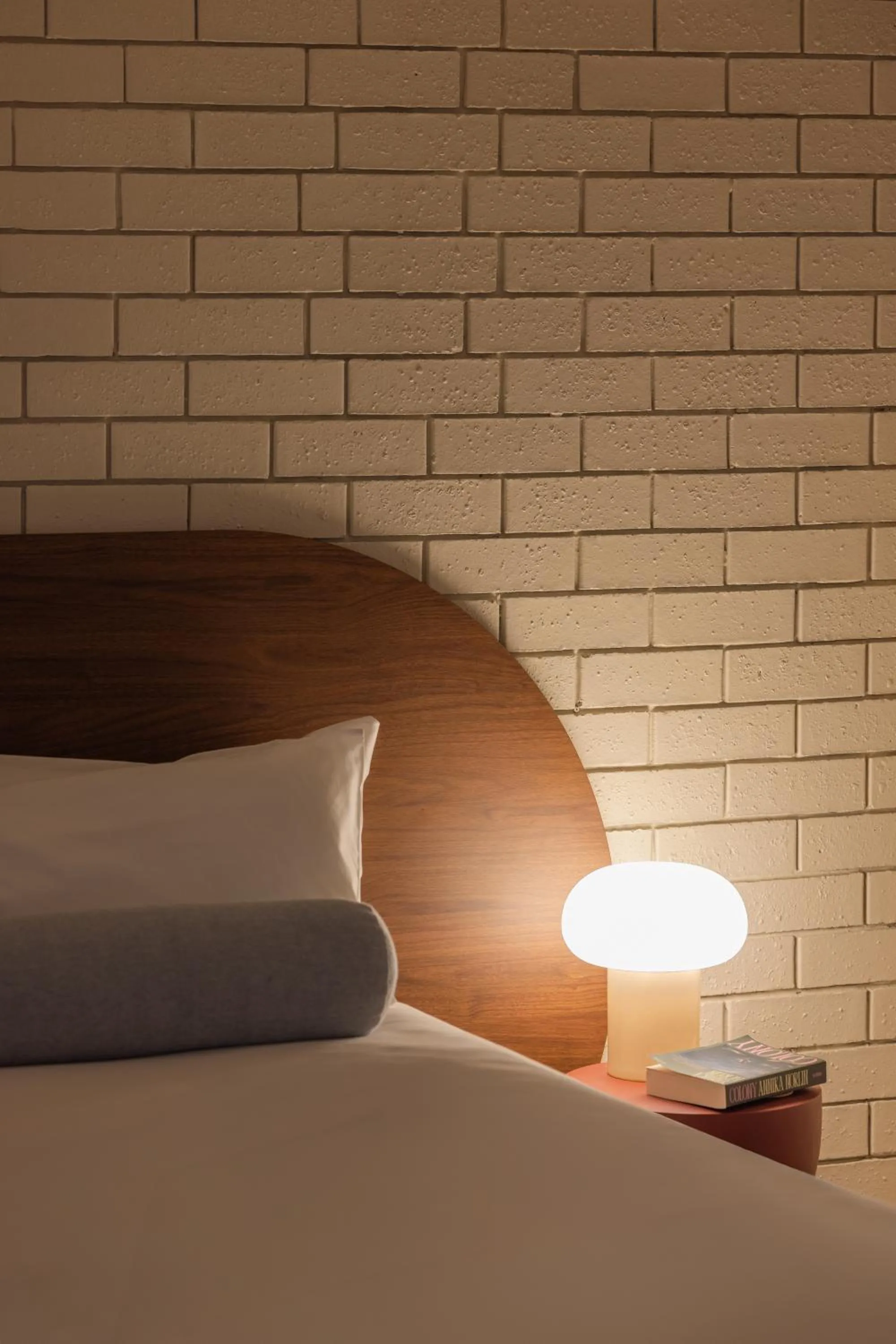 Bed in Gold Coast Airport Motel - Only 300 Meters To Airport Terminal