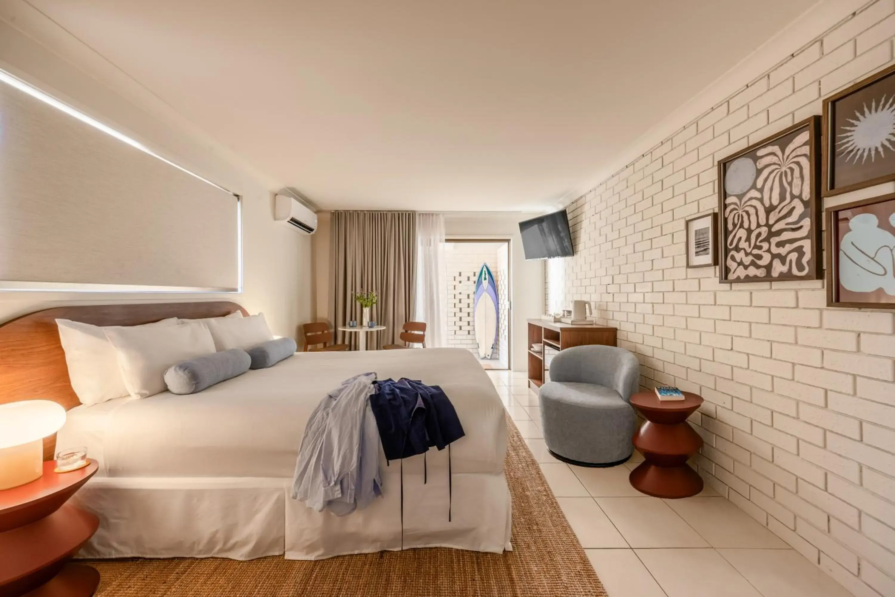 Standard Queen Room in Gold Coast Airport Motel - Only 300 Meters To Airport Terminal Standard Queen Room in Gold Coast Airport Motel - Only 300 Meters To Airport Terminal
