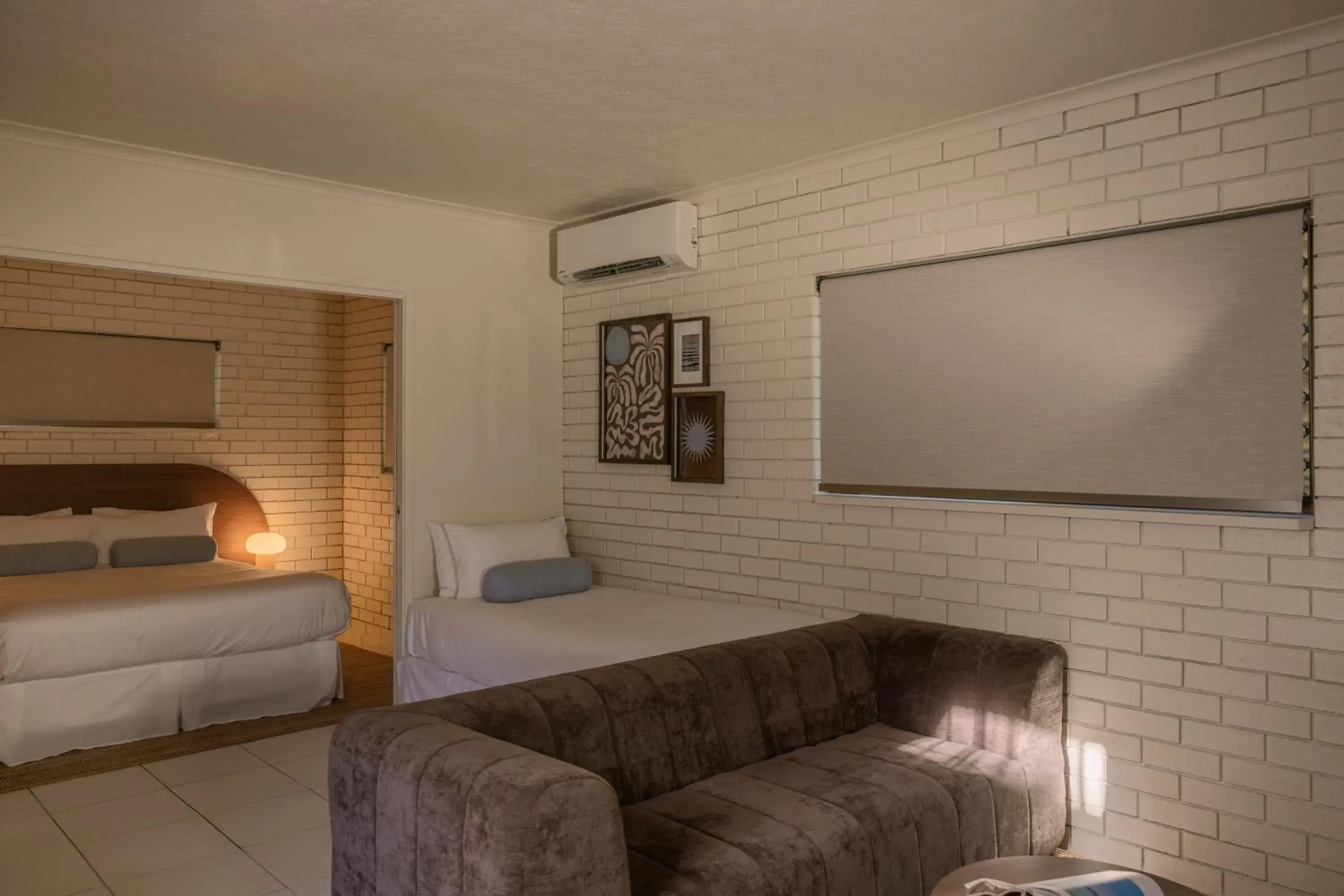Queen Suite in Gold Coast Airport Motel - Only 300 Meters To Airport Terminal Queen Suite in Gold Coast Airport Motel - Only 300 Meters To Airport Terminal