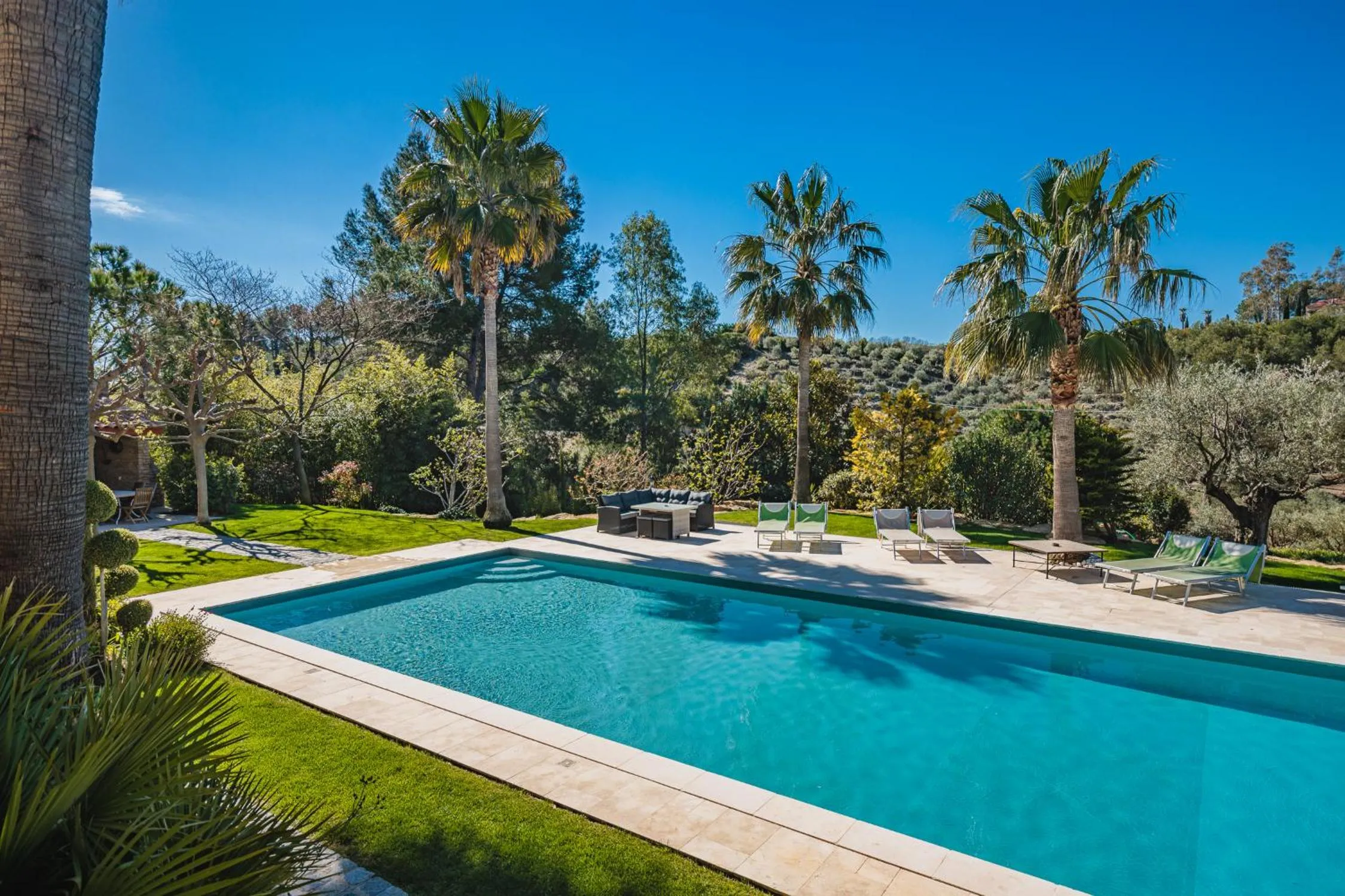 Swimming pool in La Bastide de l'Oliveraie