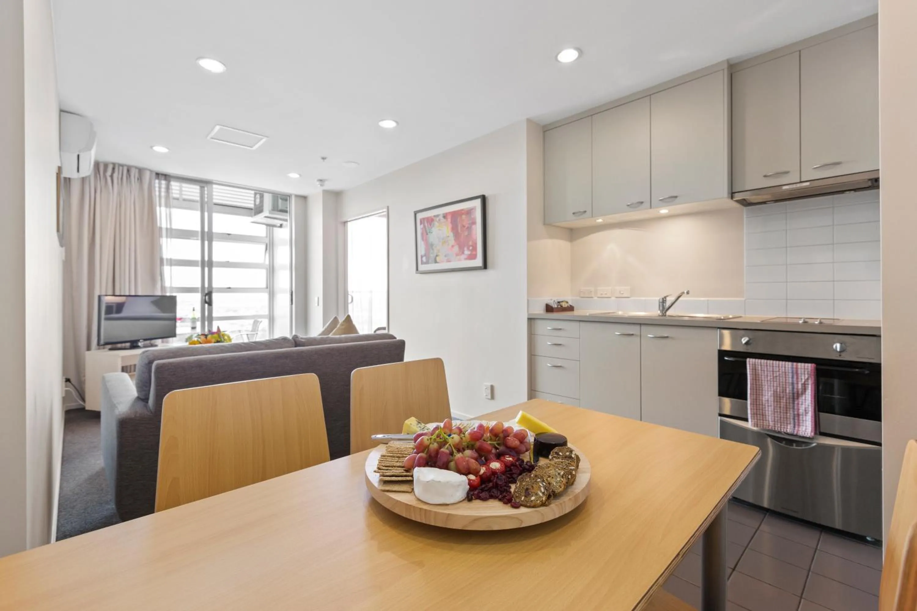 Dining area in Proximity Apartments Manukau / Auckland Airport