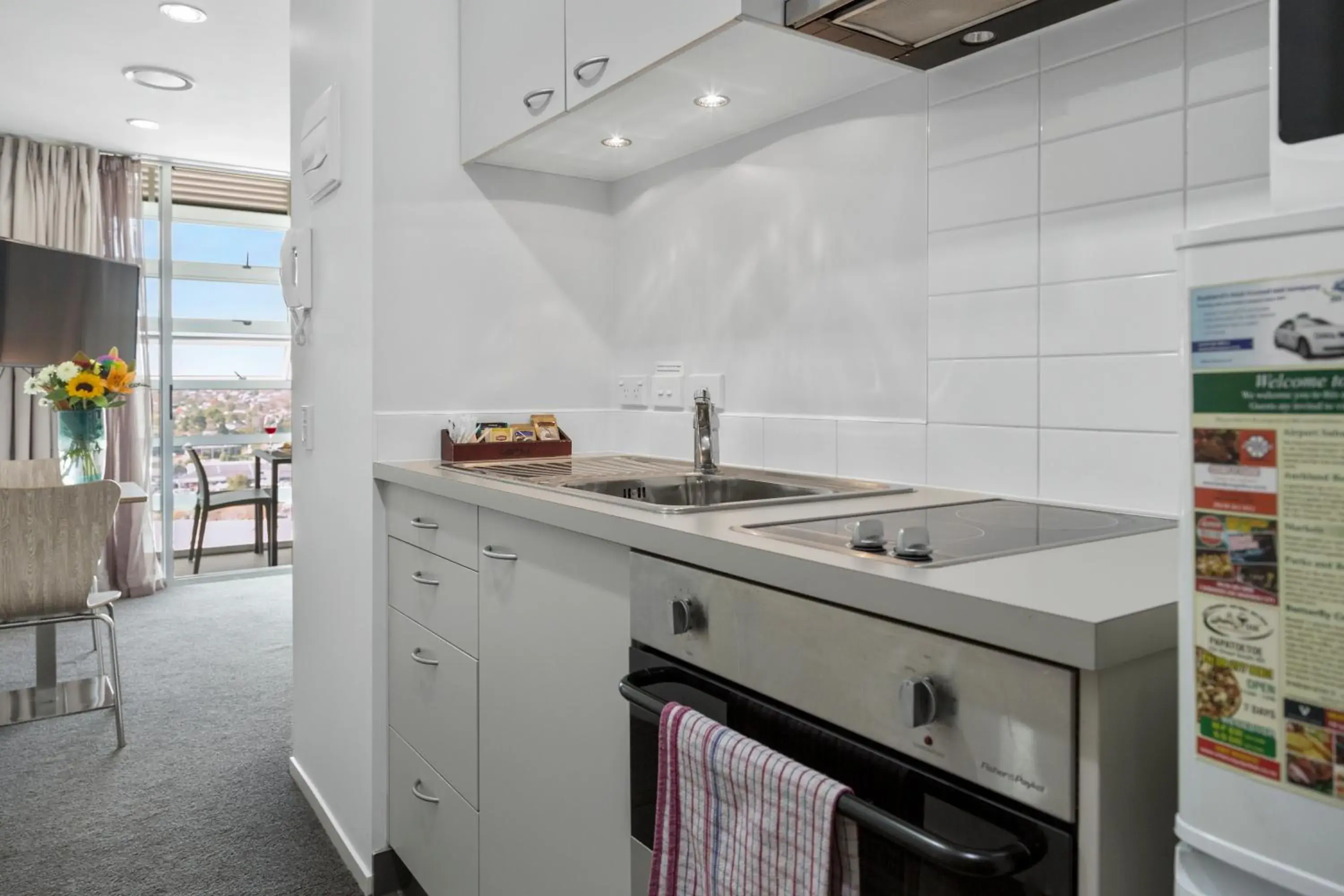Kitchen or kitchenette in Proximity Apartments Manukau / Auckland Airport Kitchen or kitchenette in Proximity Apartments Manukau / Auckland Airport