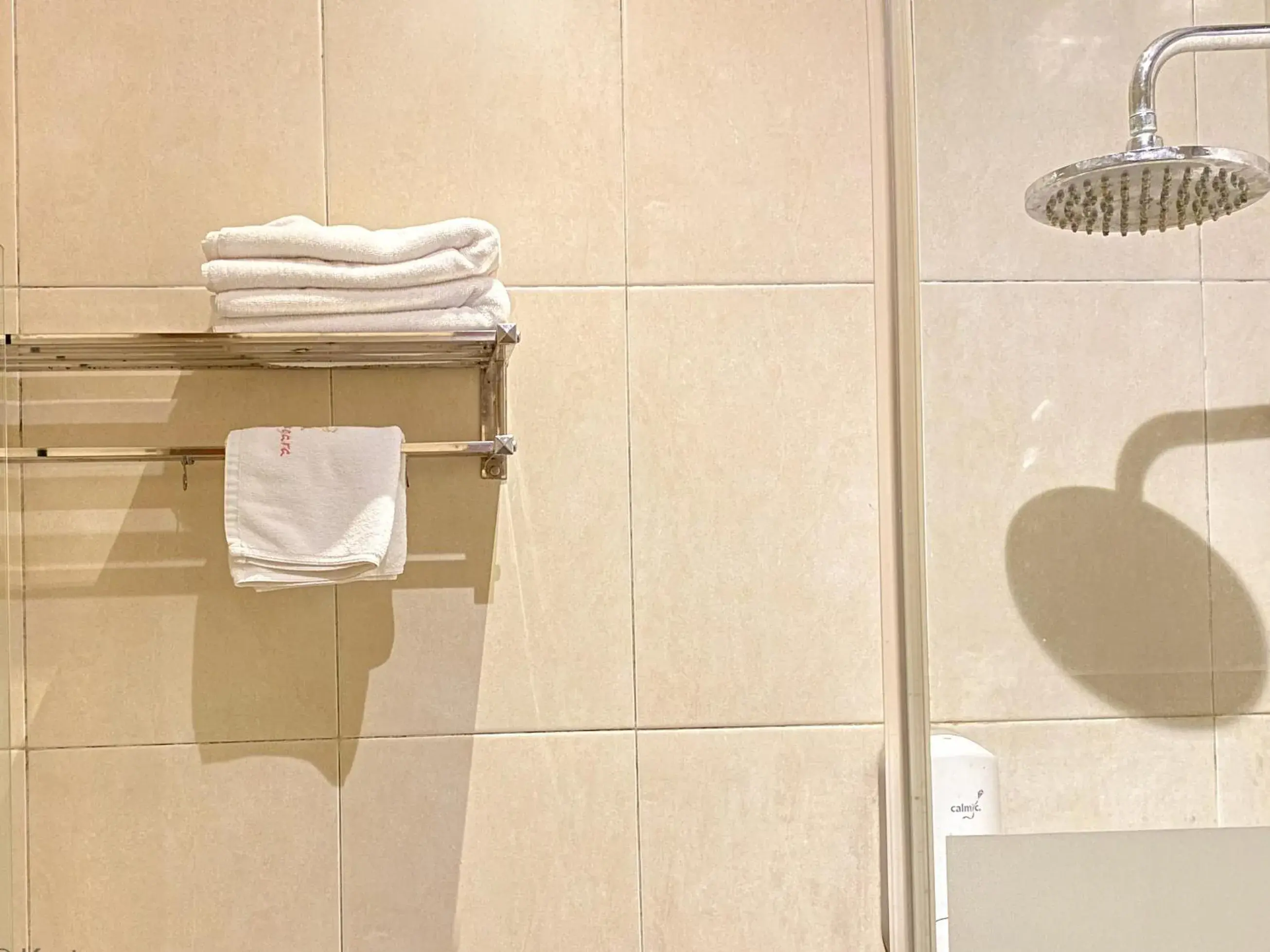 Standard Double Room in Kertanegara Premium Guest House Standard Double Room in Kertanegara Premium Guest House