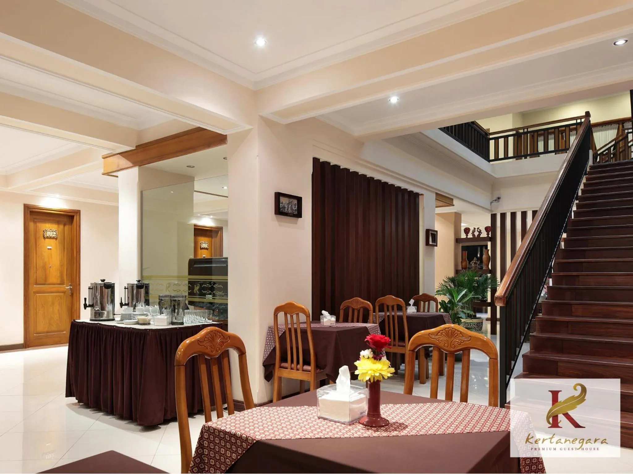 Restaurant/places to eat in Kertanegara Premium Guest House