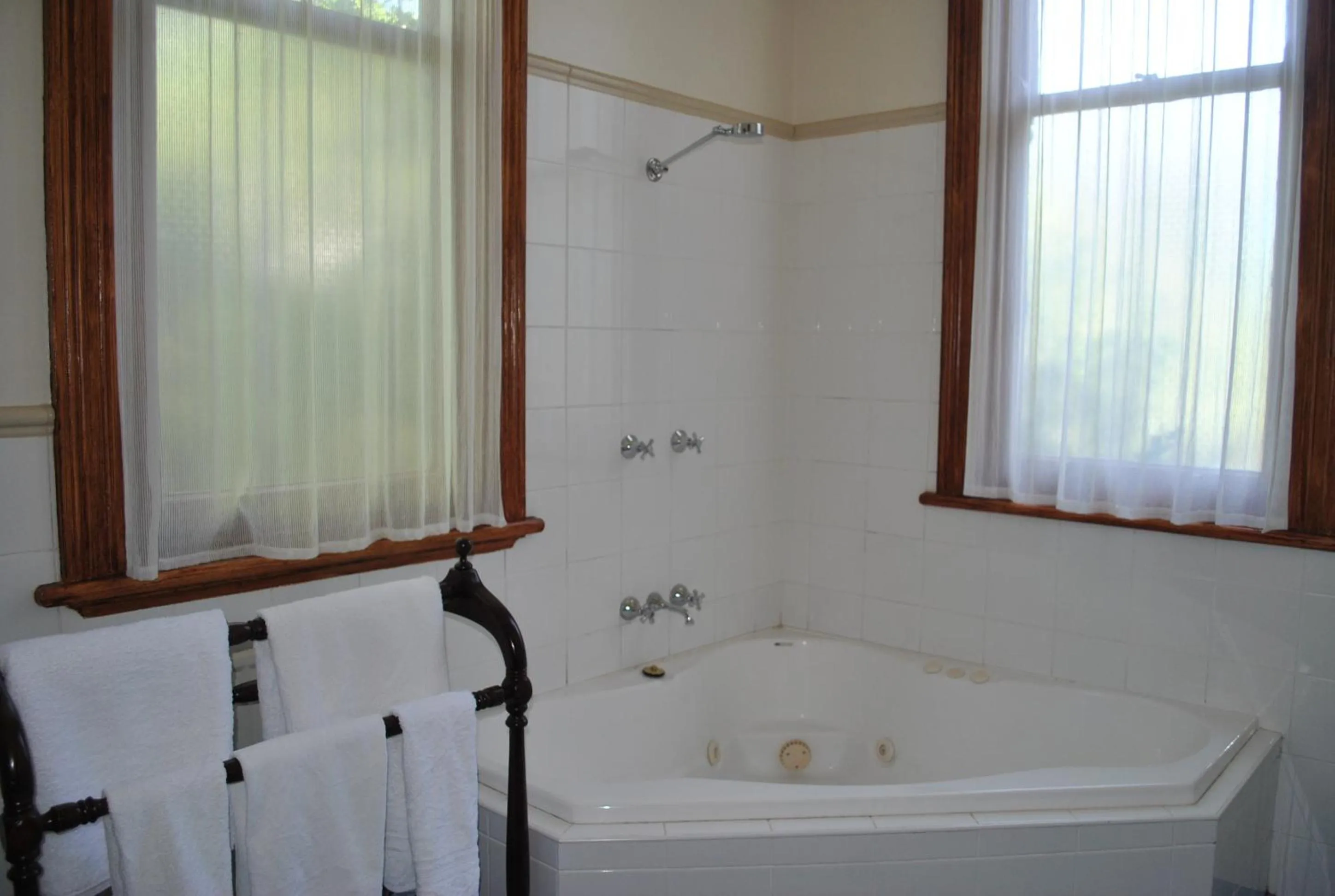 Bathroom in Kurrara Historic Guest House
