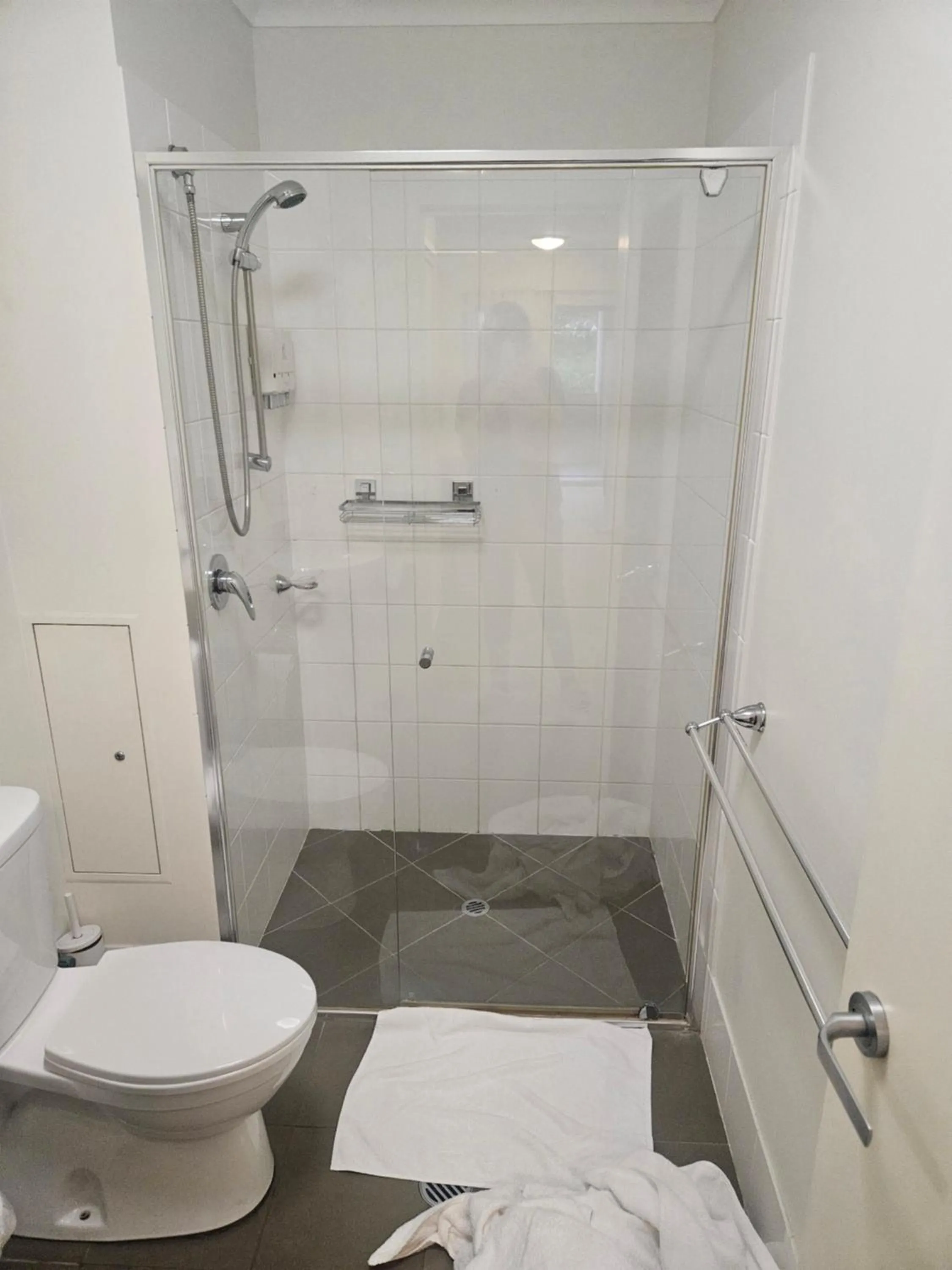 Toilet in Gladstone City Central Apartment Hotel Official