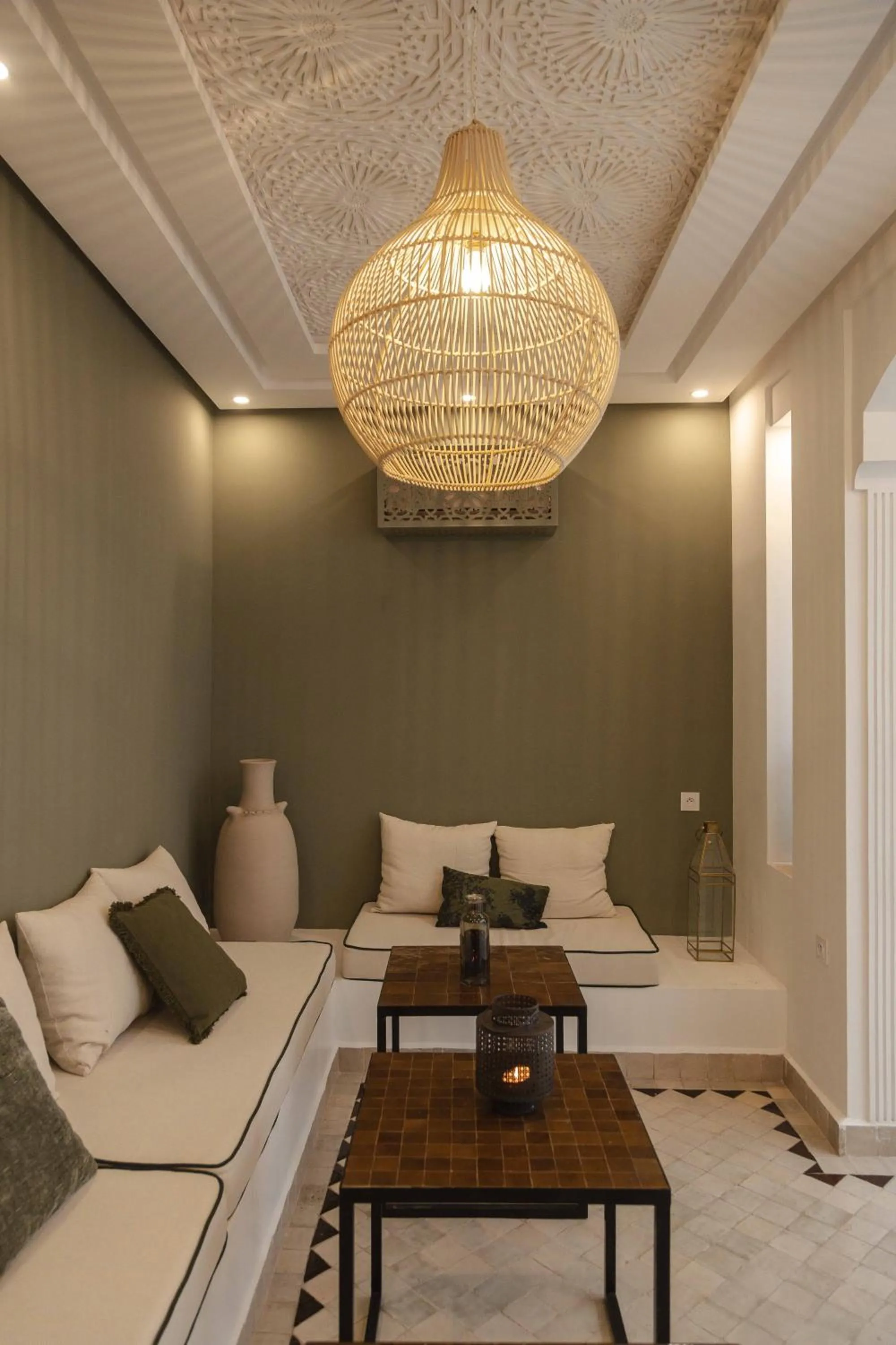 Living room, Bed in Riad M17 - Hammam & Spa