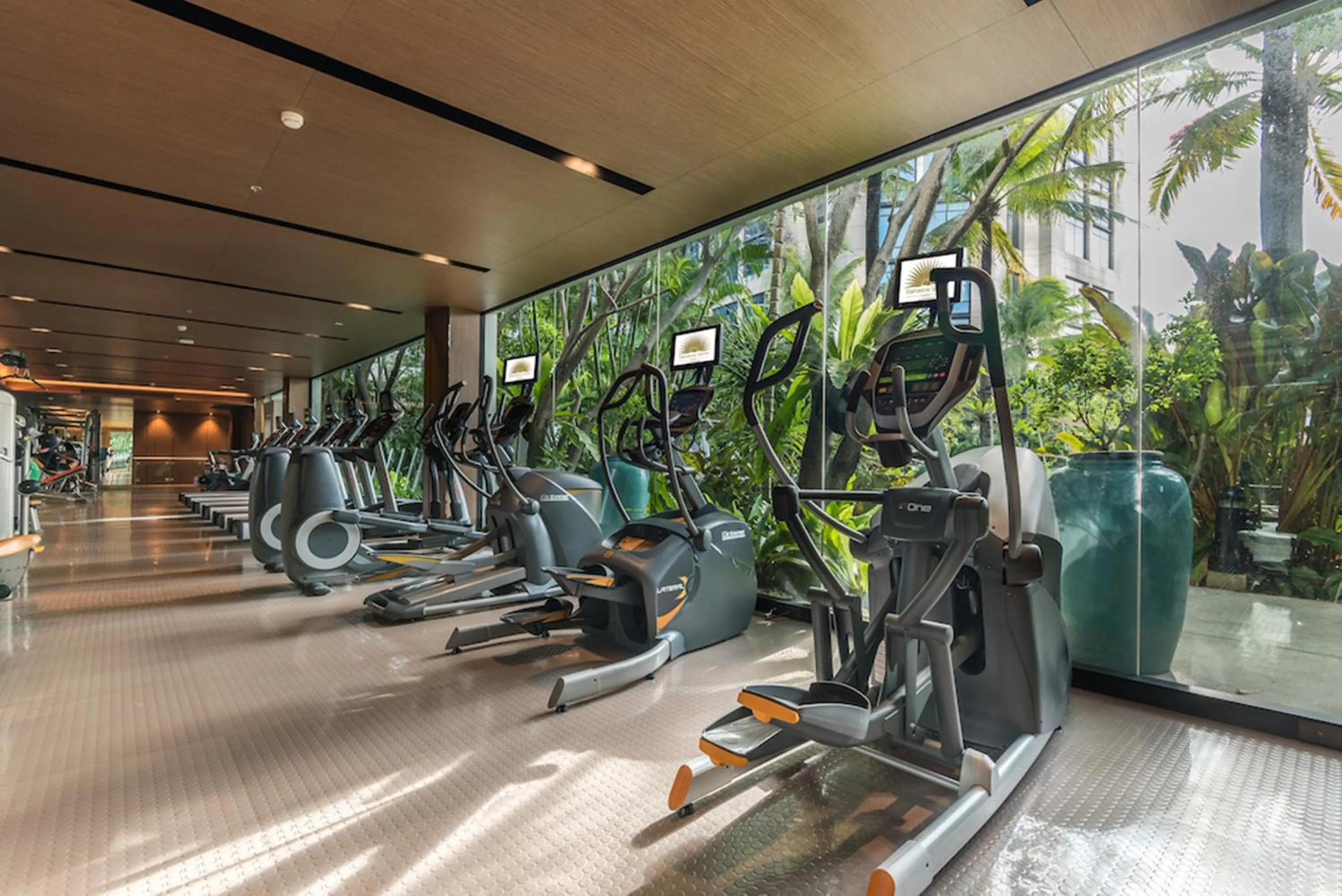 Fitness centre/facilities in Emporium Suites by Chatrium