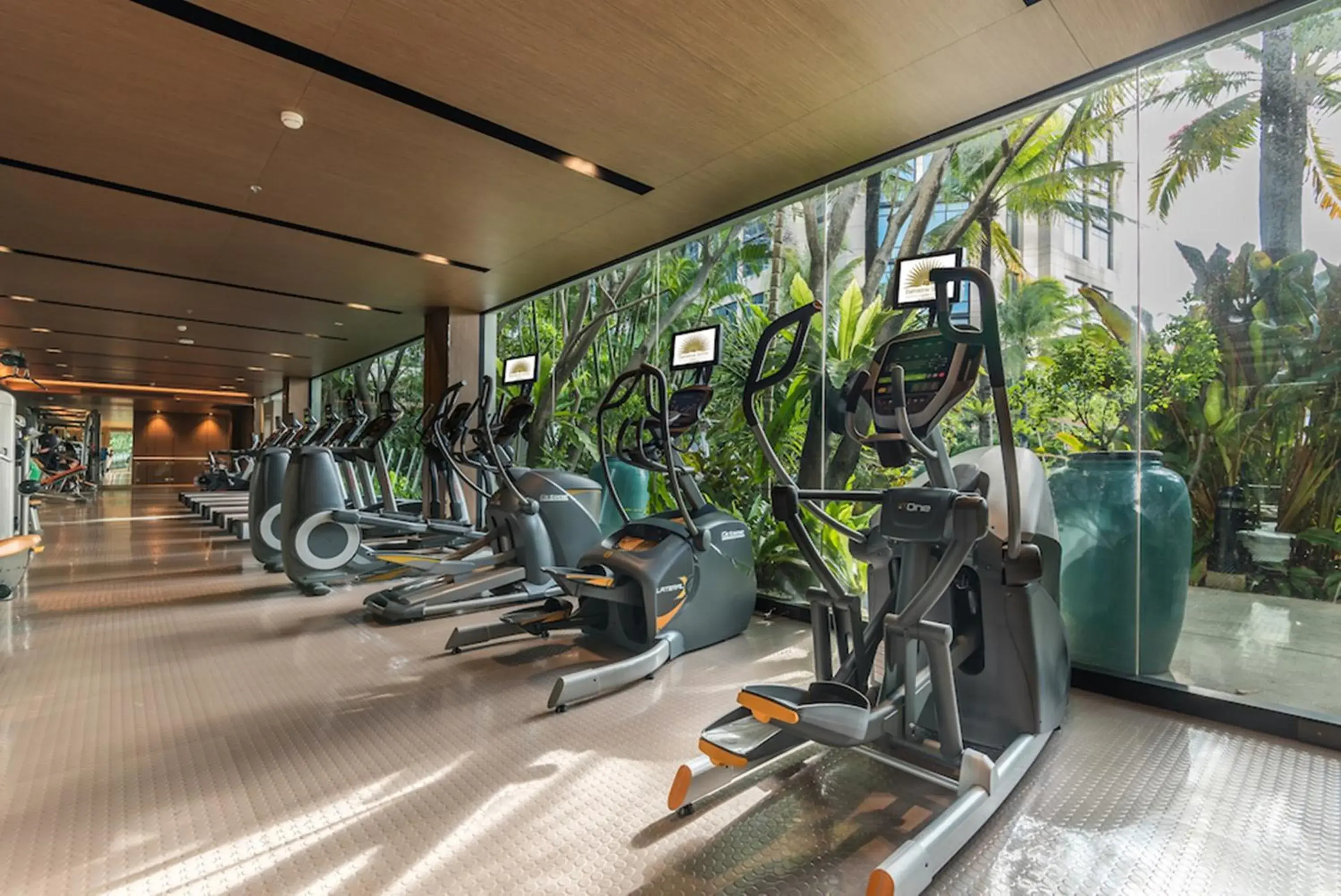 Fitness centre/facilities in Emporium Suites by Chatrium Fitness centre/facilities in Emporium Suites by Chatrium