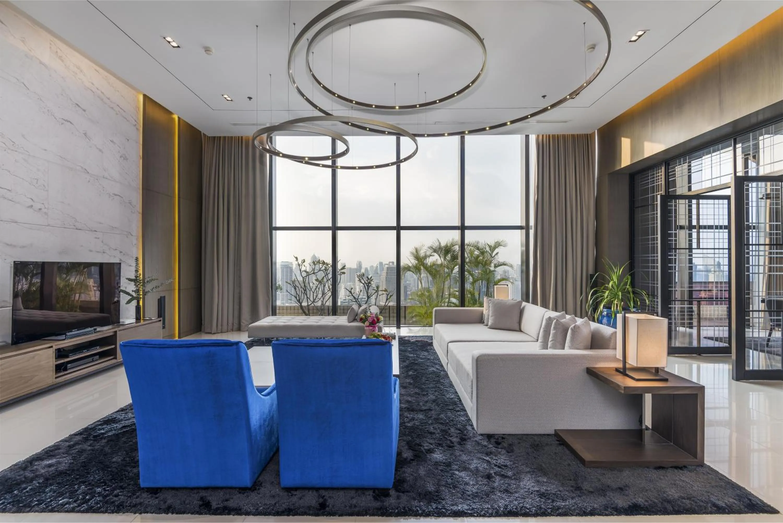 Living room in Emporium Suites by Chatrium