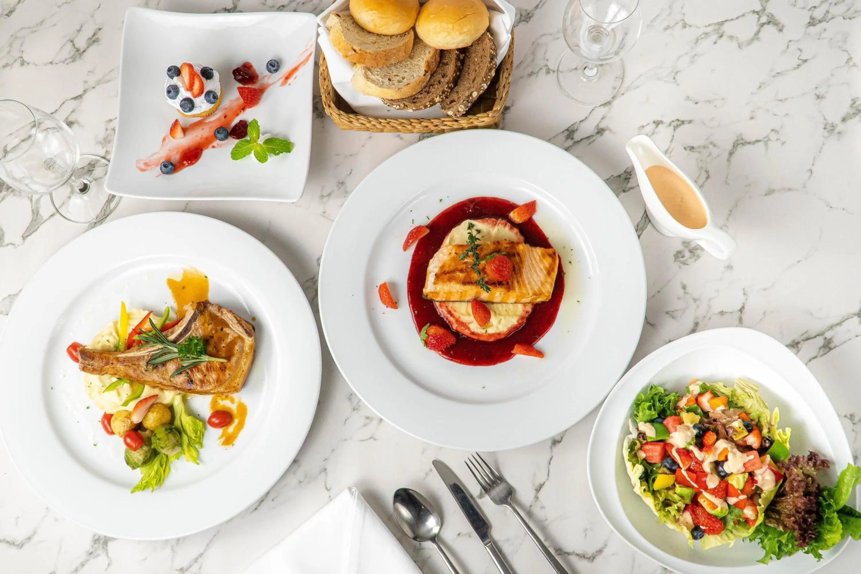 Food in Emporium Suites by Chatrium