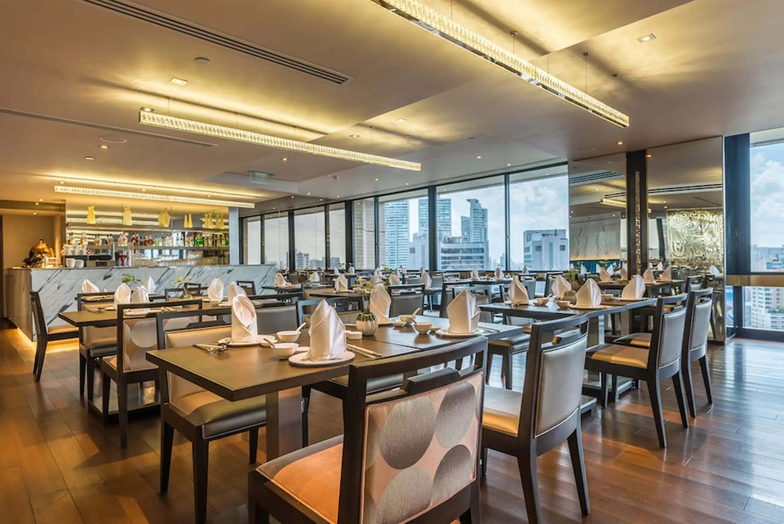 Restaurant/places to eat in Emporium Suites by Chatrium Restaurant/places to eat in Emporium Suites by Chatrium