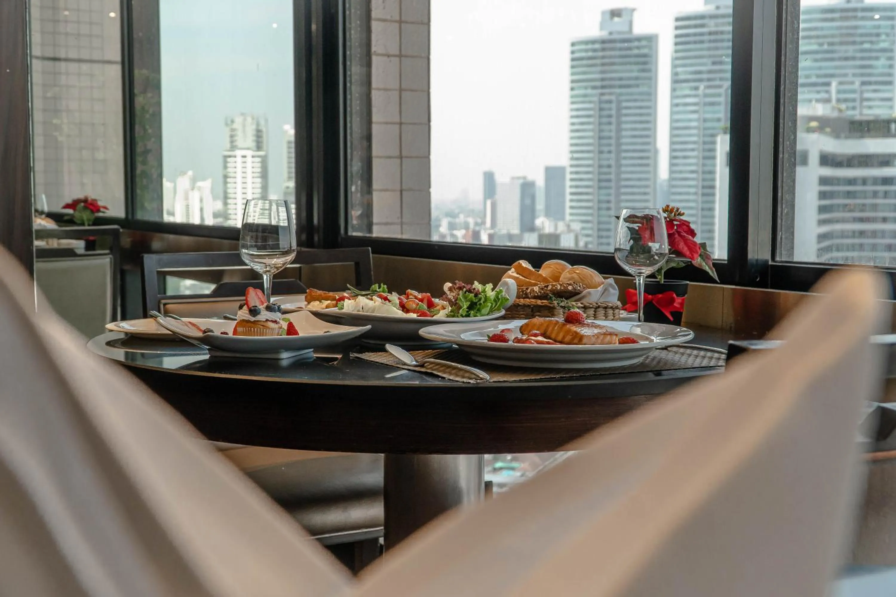 Food in Emporium Suites by Chatrium