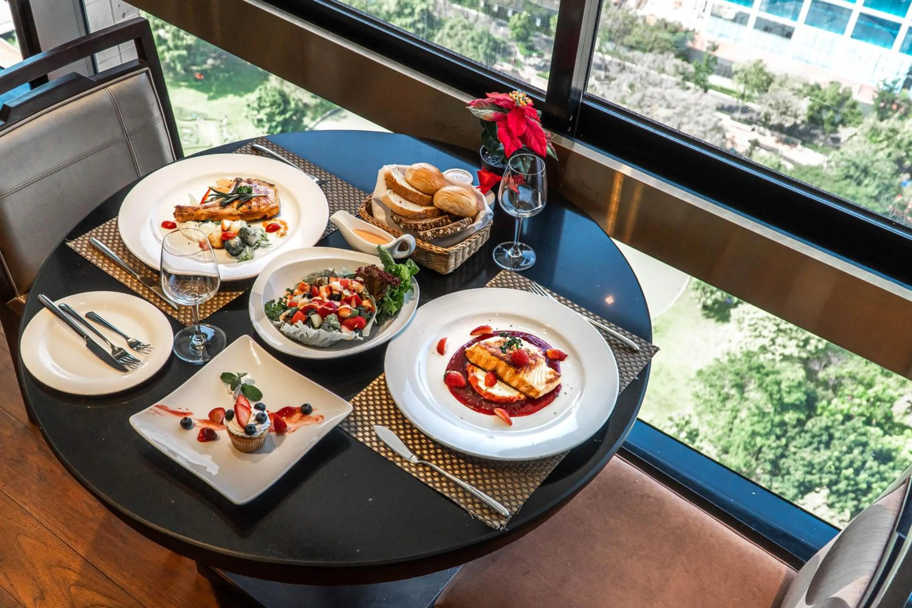 Food in Emporium Suites by Chatrium