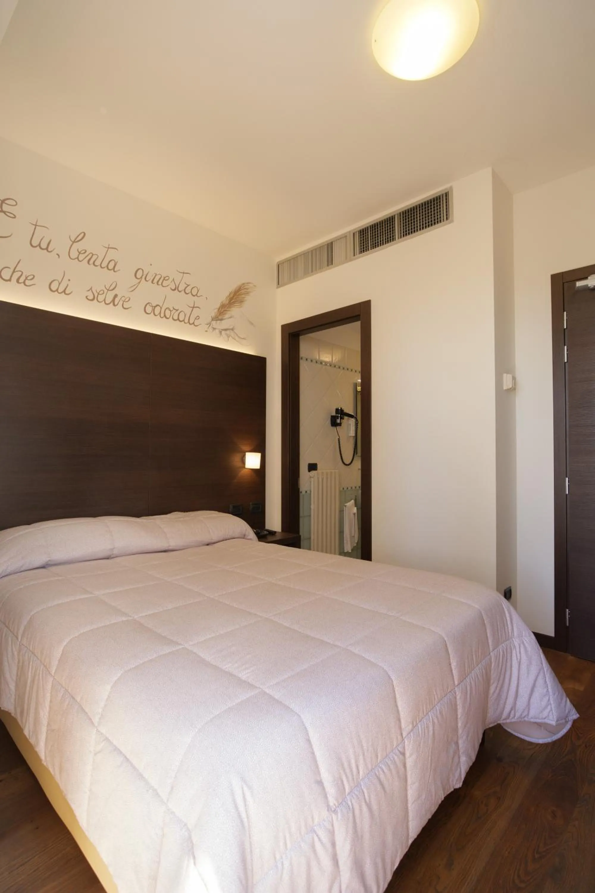 Bed in Hotel Ristorante Da Tonino