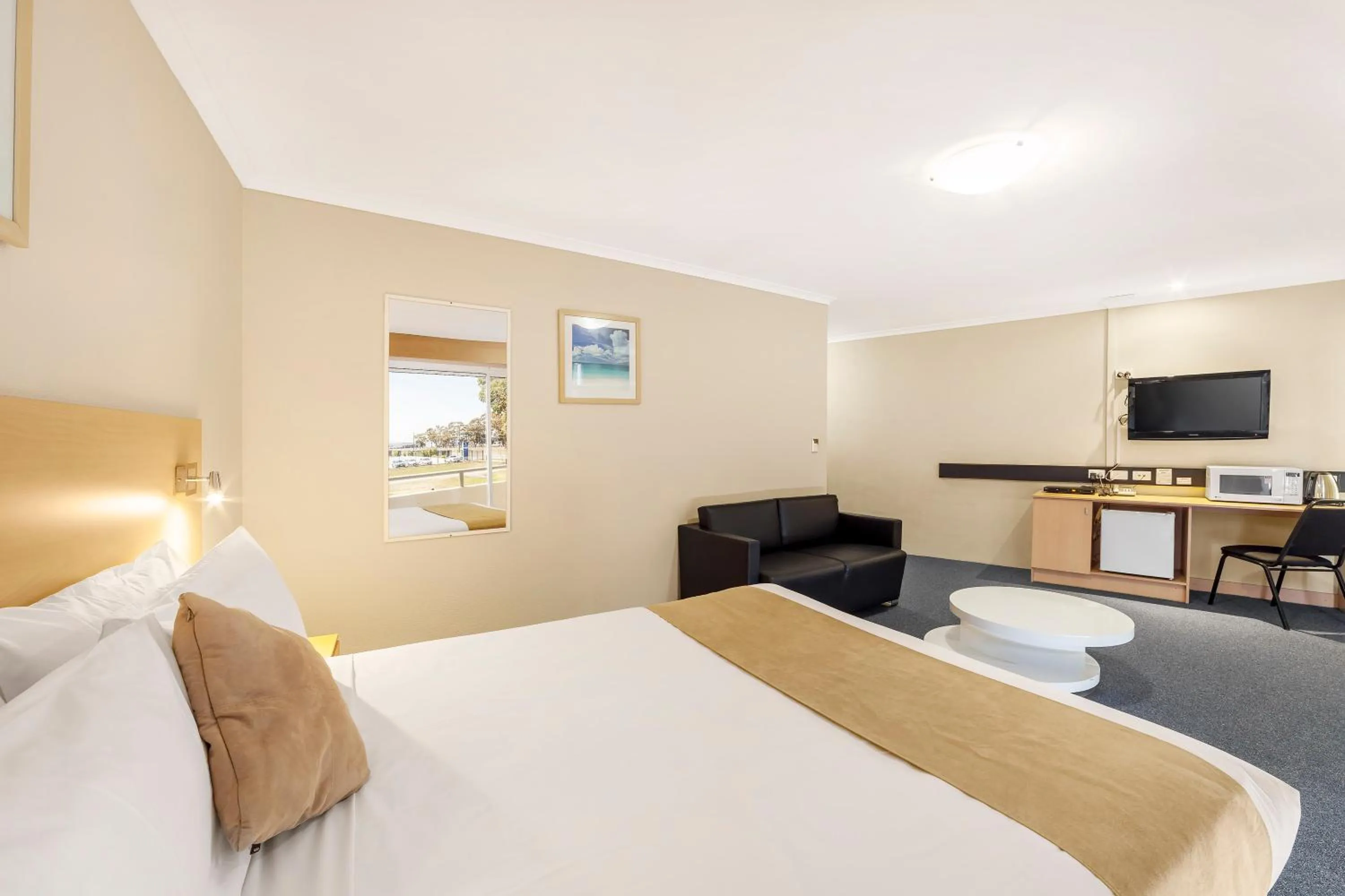 Bedroom, Bed in Ciloms Airport Lodge Melbourne Airport