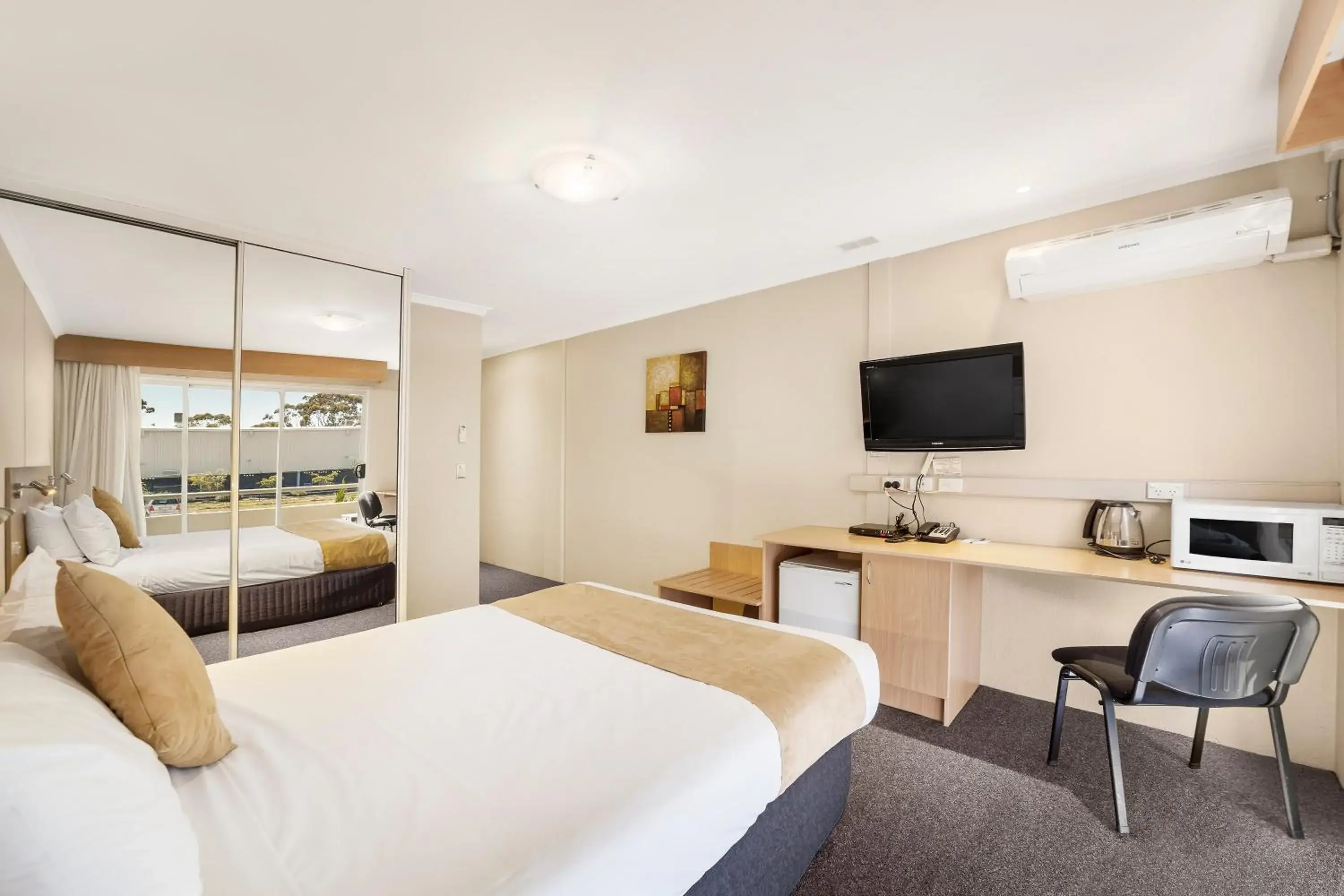 Double Room in Ciloms Airport Lodge Melbourne Airport Double Room in Ciloms Airport Lodge Melbourne Airport
