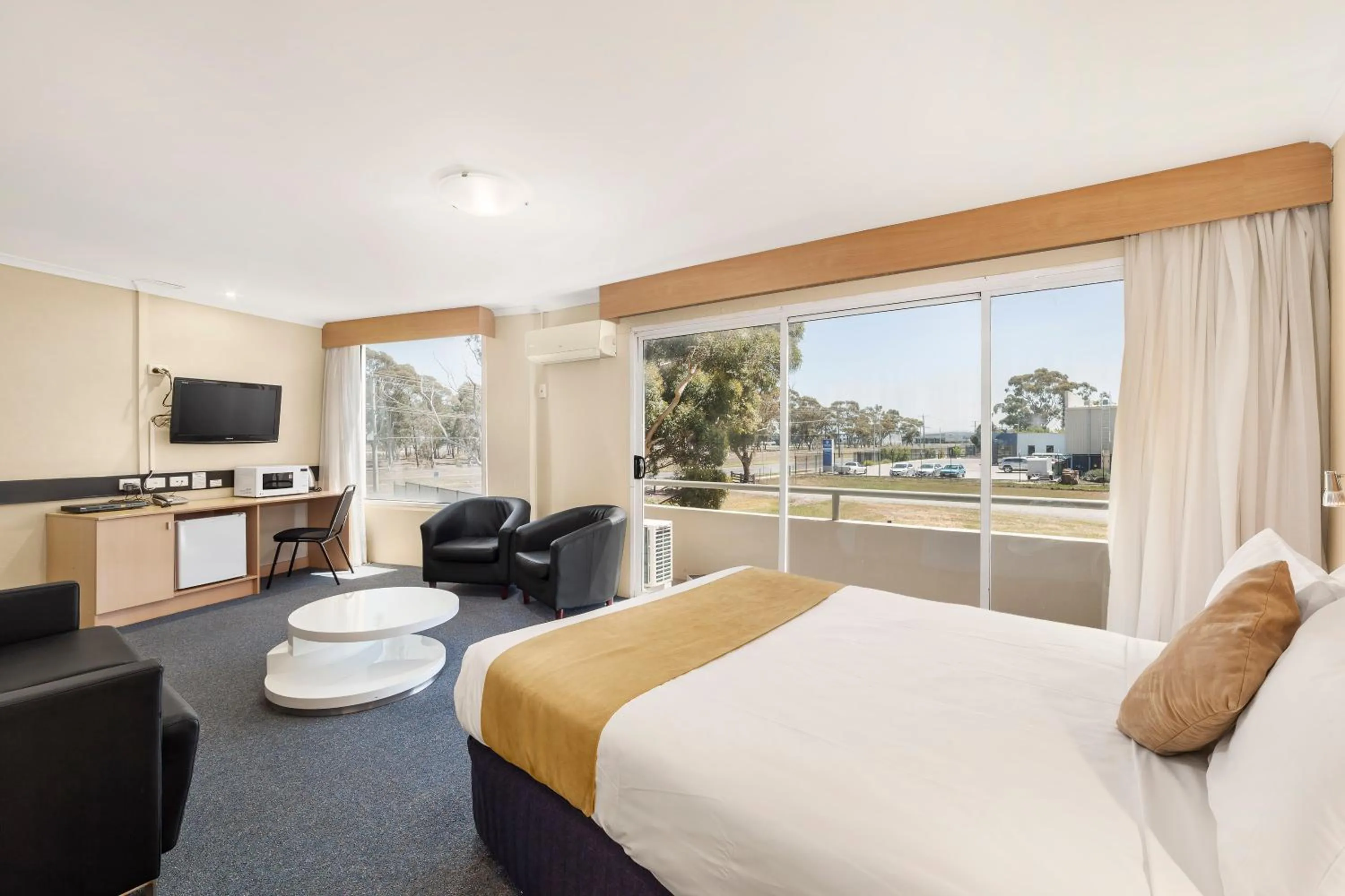 Bedroom, Bed in Ciloms Airport Lodge Melbourne Airport