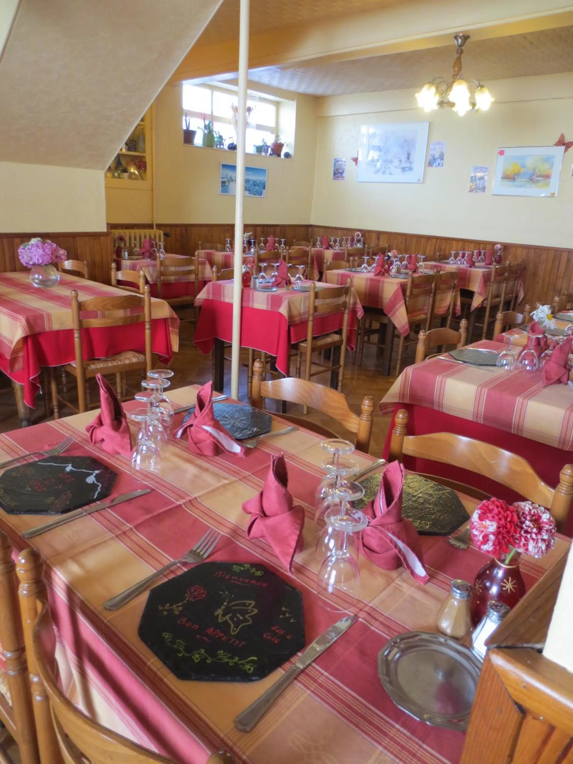 Restaurant/places to eat in Hôtel les Deux Cols