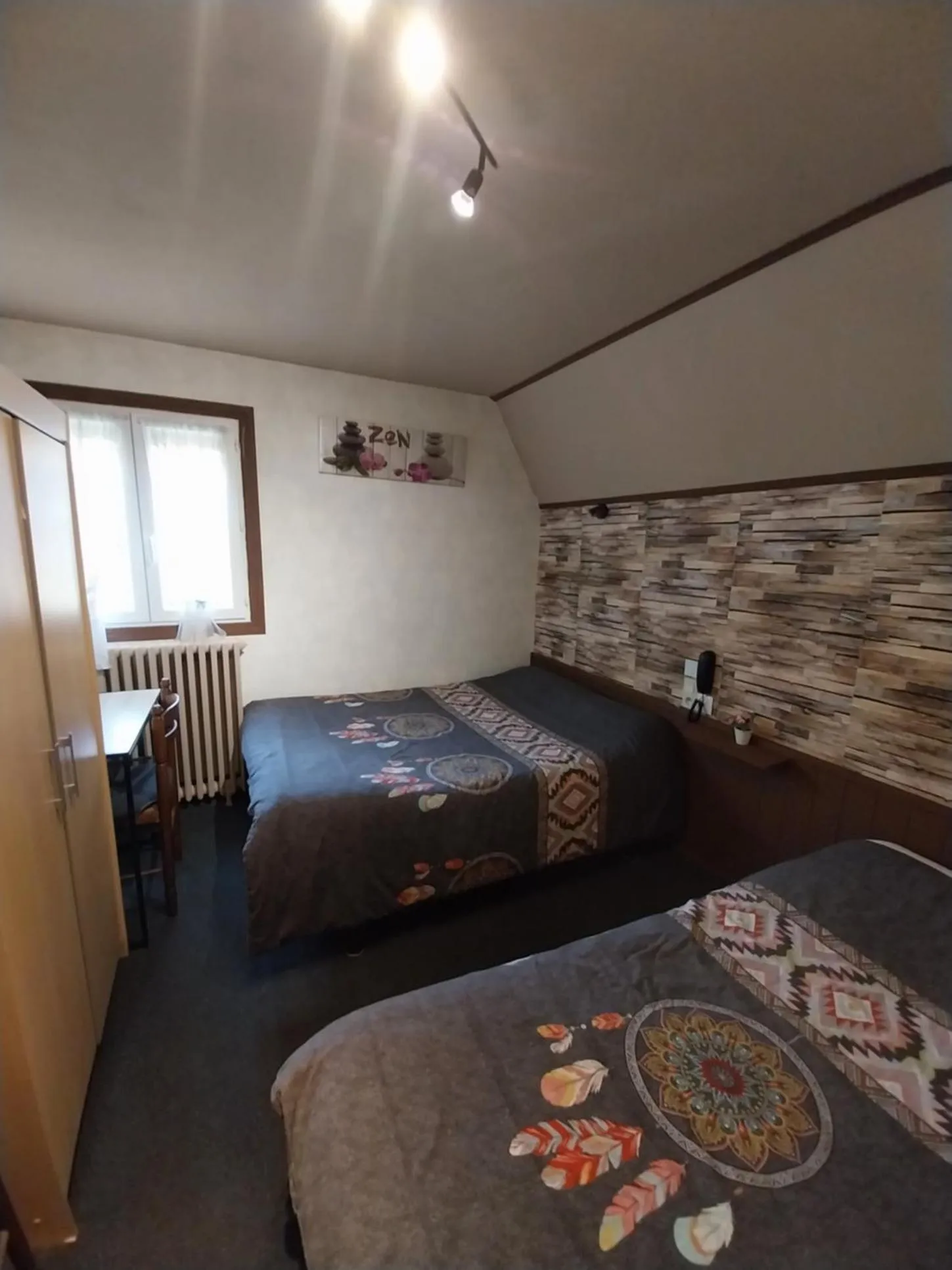 Spring, Bed in Hôtel les Deux Cols