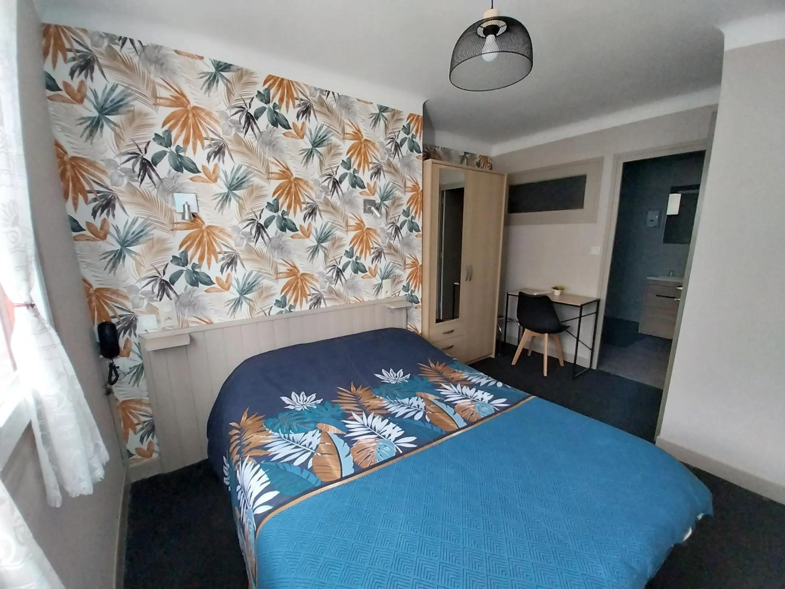 Shower, Bed in Hôtel les Deux Cols