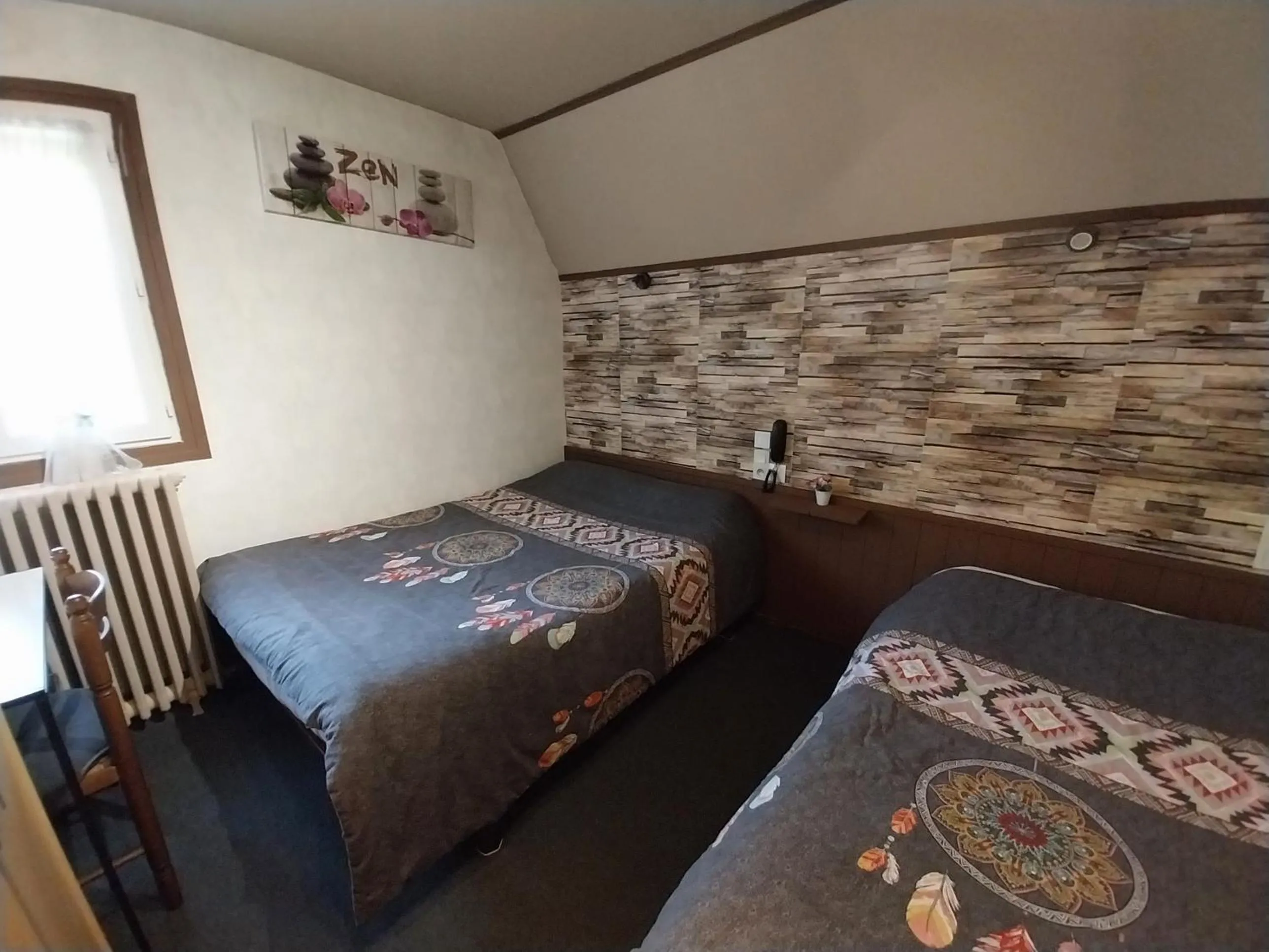 Spring, Bed in Hôtel les Deux Cols