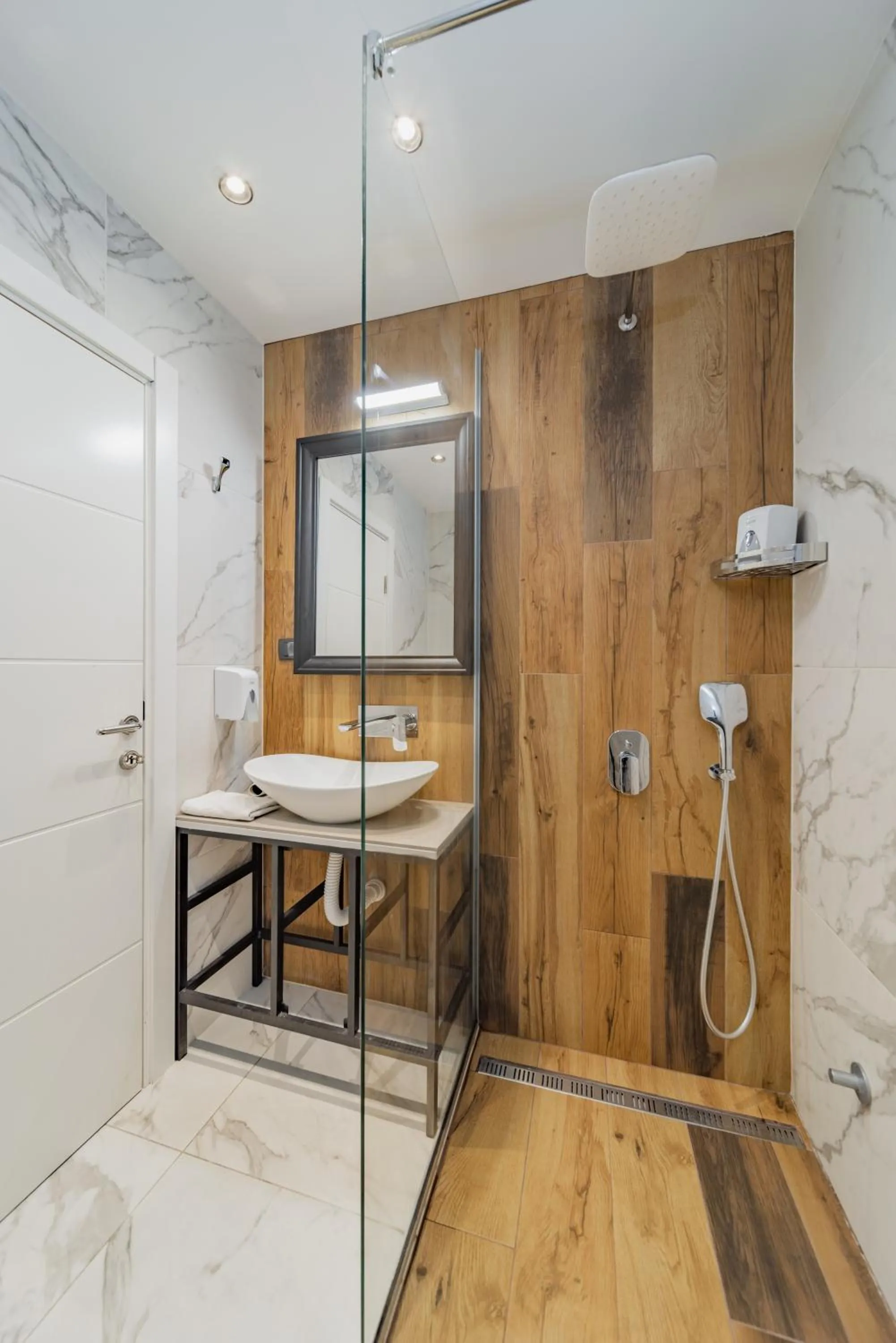 Shower in Hotel Garni VIZURA Sport