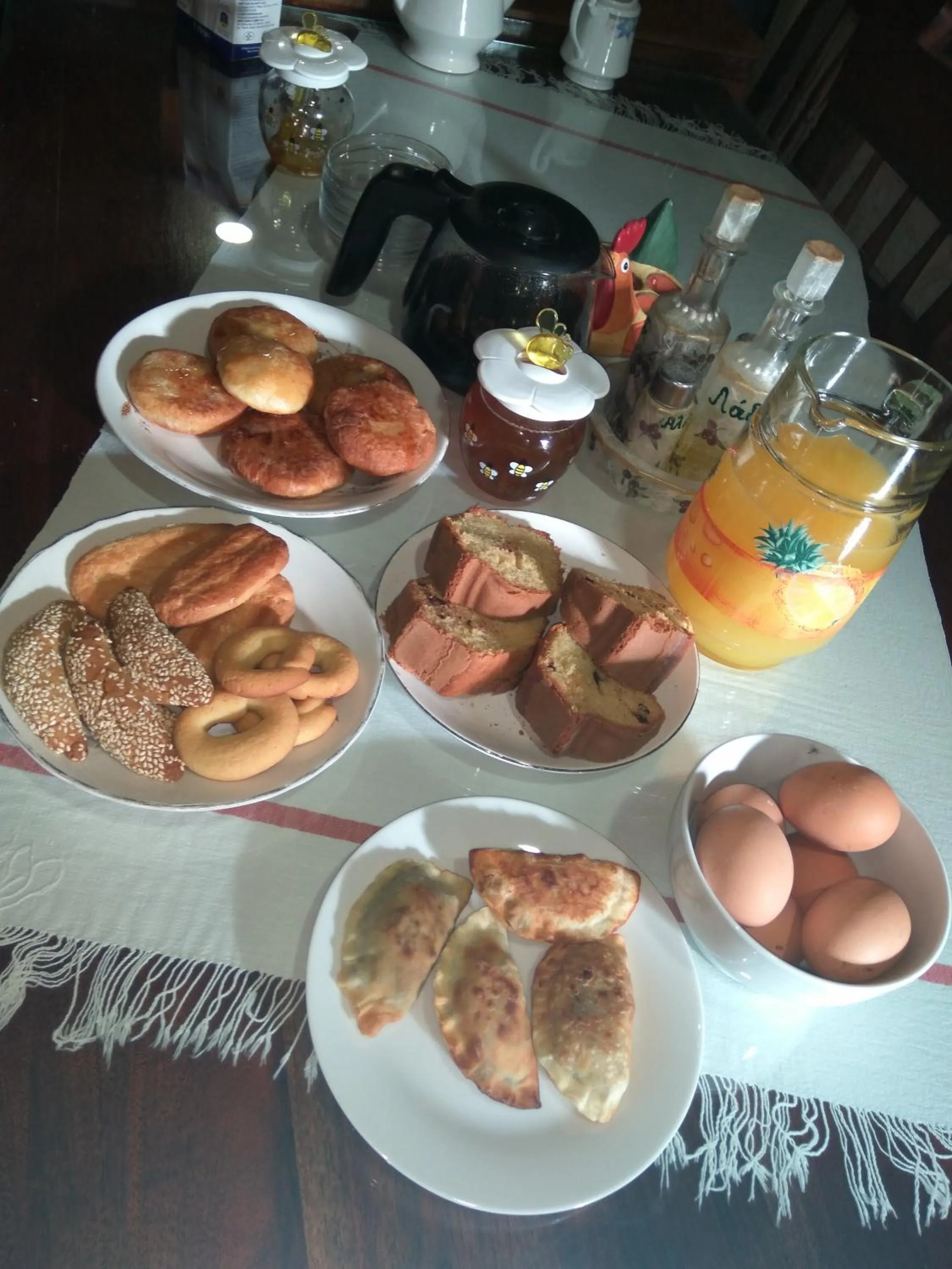 Buffet breakfast in Villa Daskalogianni